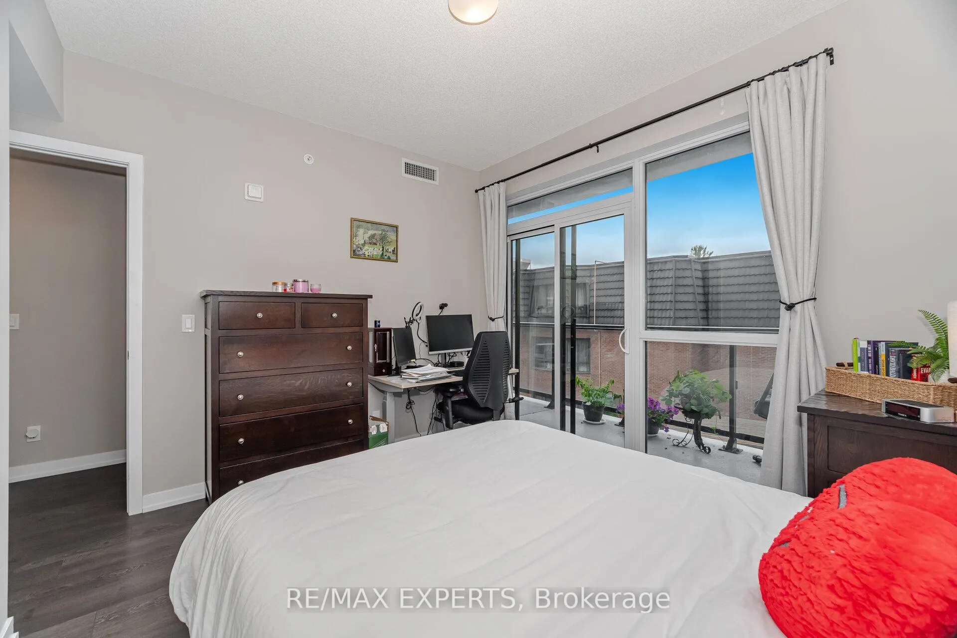 Photo 18 of Unit 305, 50 Ann Street, Caledon, Bolton West — HOMEH