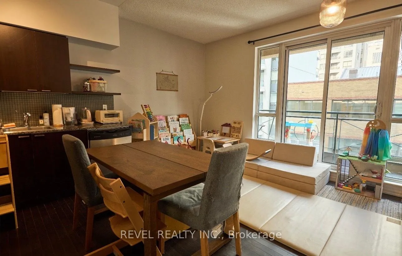 Photo 11 of 35 Hayden Street, Toronto, Church-Yonge Corridor — HOMEH