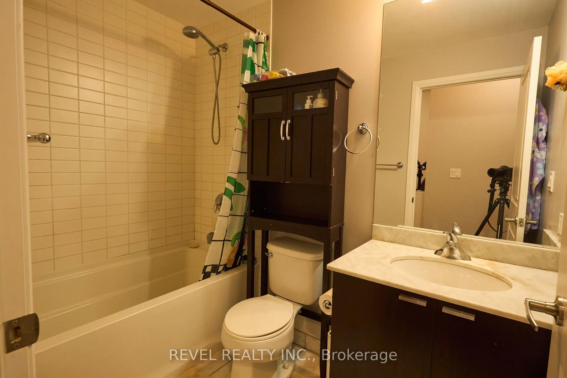 Photo 13 of 35 Hayden Street, Toronto, Church-Yonge Corridor — HOMEH