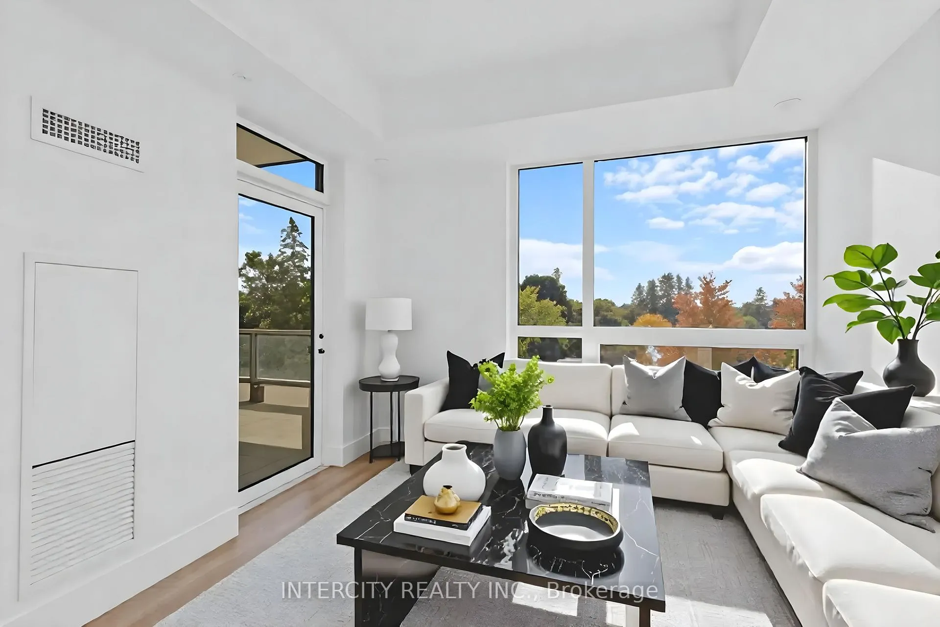 Photo 1 of Unit 323, 2075 King Road, King, King City — HOMEH