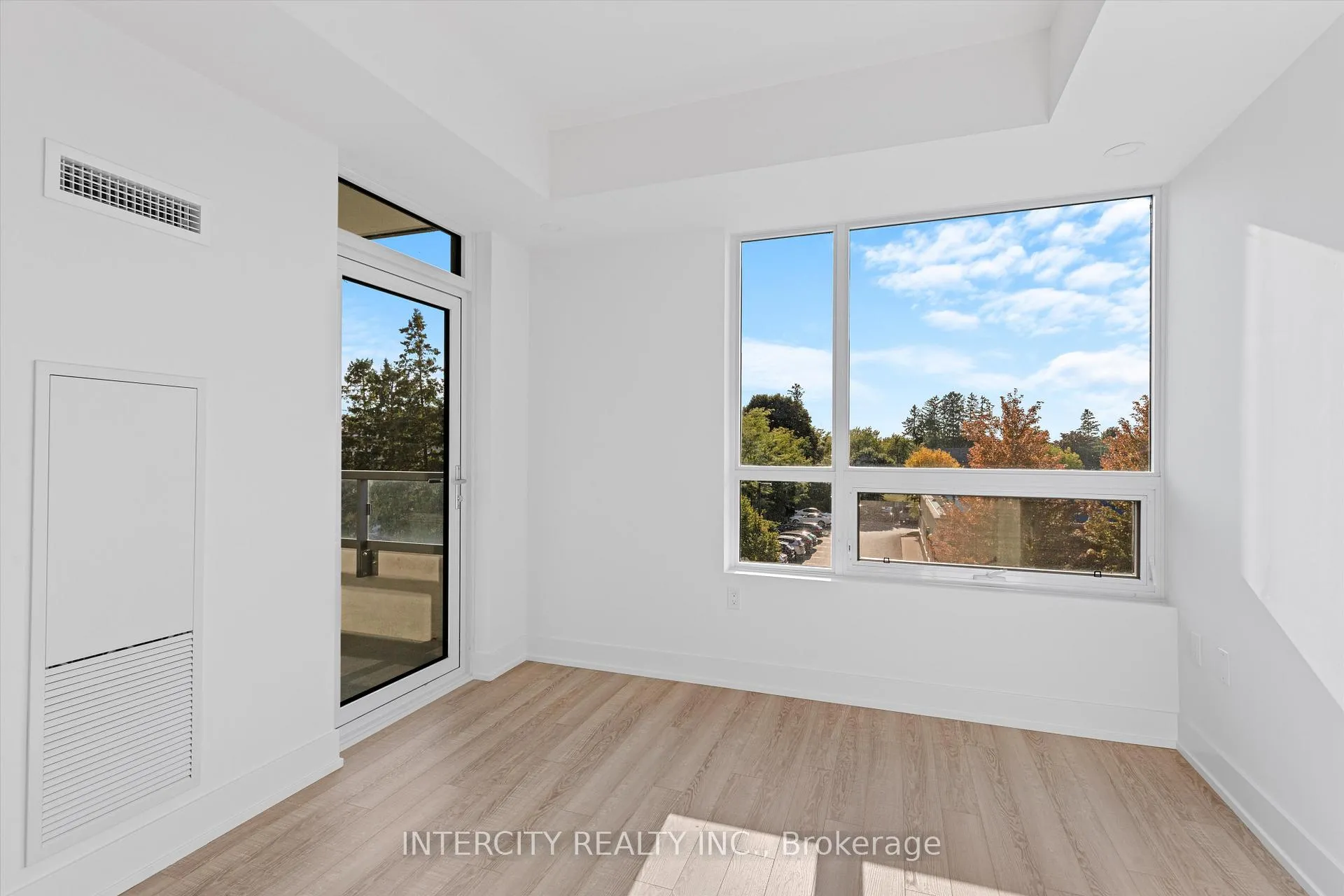 Photo 11 of Unit 323, 2075 King Road, King, King City — HOMEH
