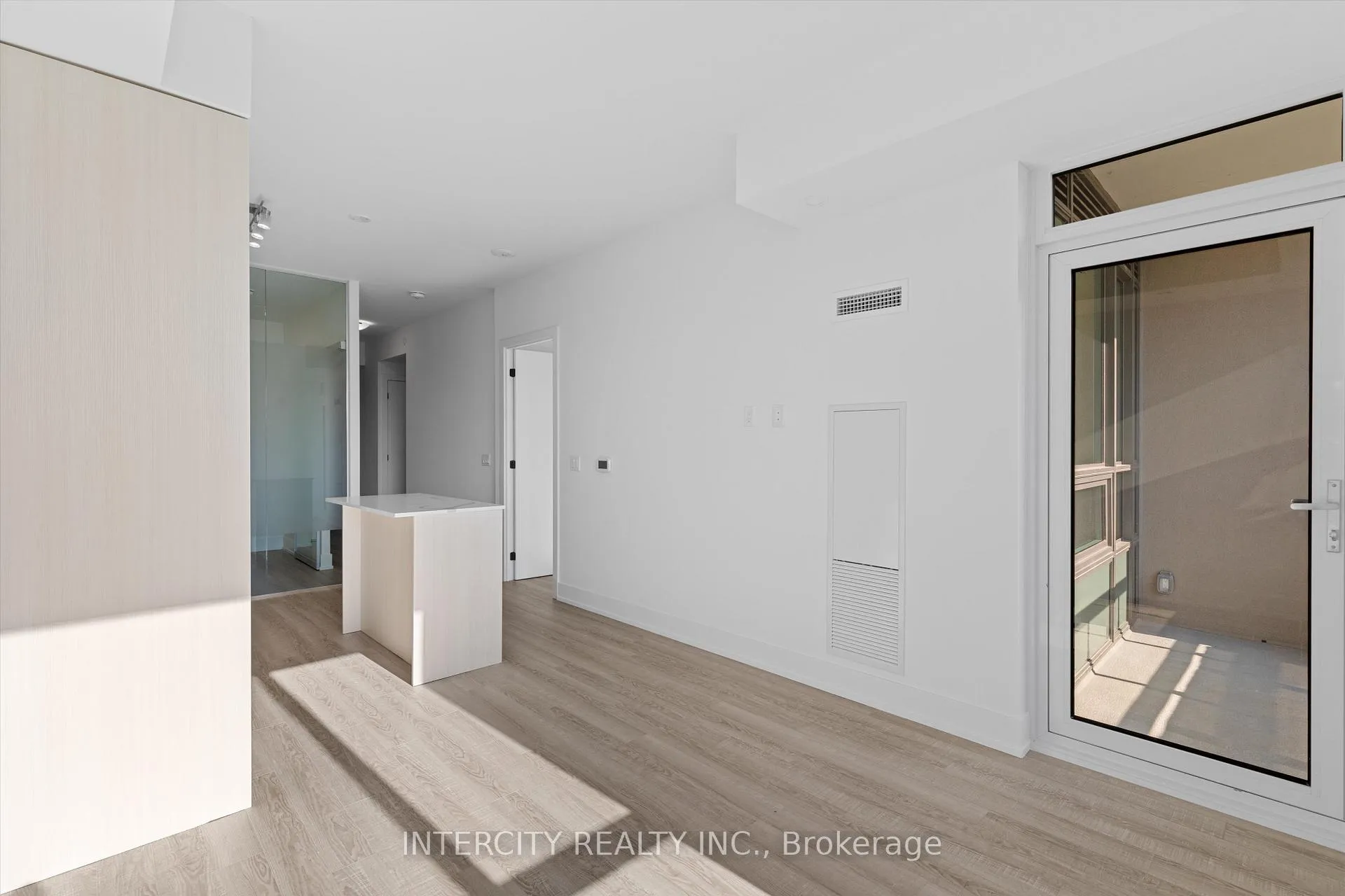Photo 12 of Unit 323, 2075 King Road, King, King City — HOMEH