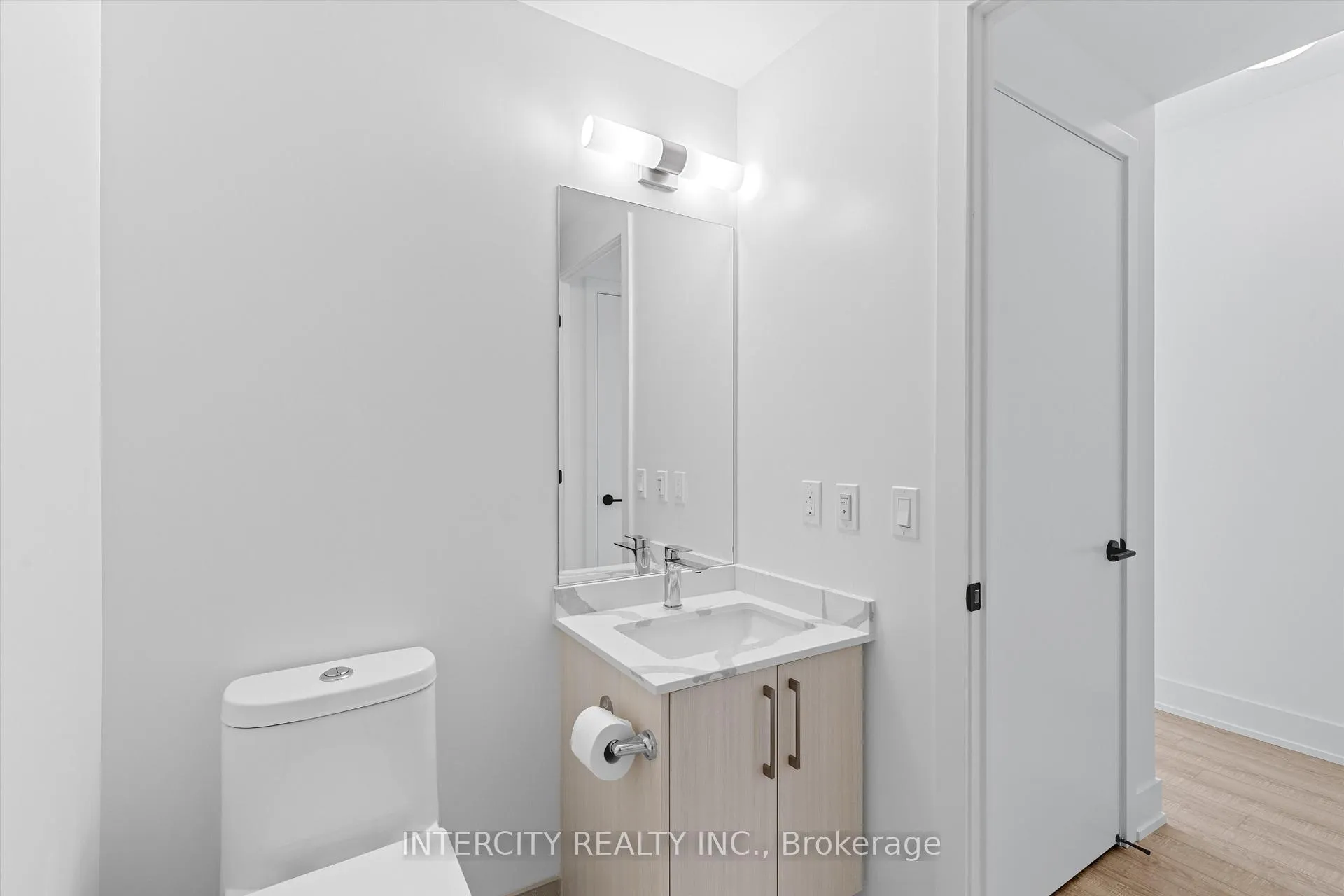 Photo 13 of Unit 323, 2075 King Road, King, King City — HOMEH