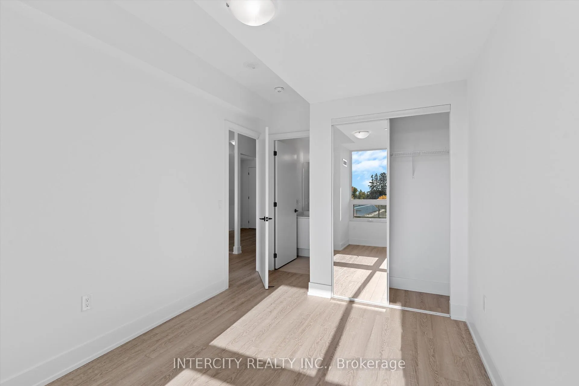 Photo 16 of Unit 323, 2075 King Road, King, King City — HOMEH