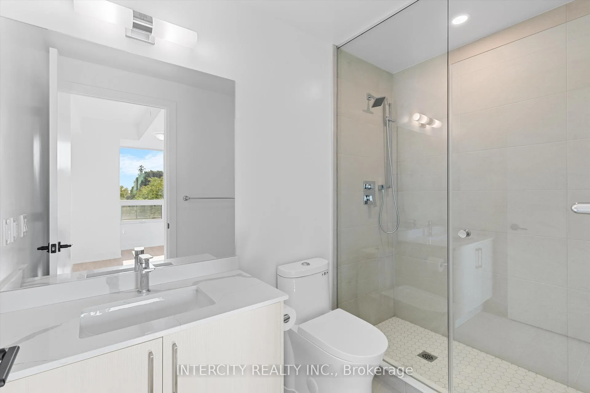 Photo 17 of Unit 323, 2075 King Road, King, King City — HOMEH