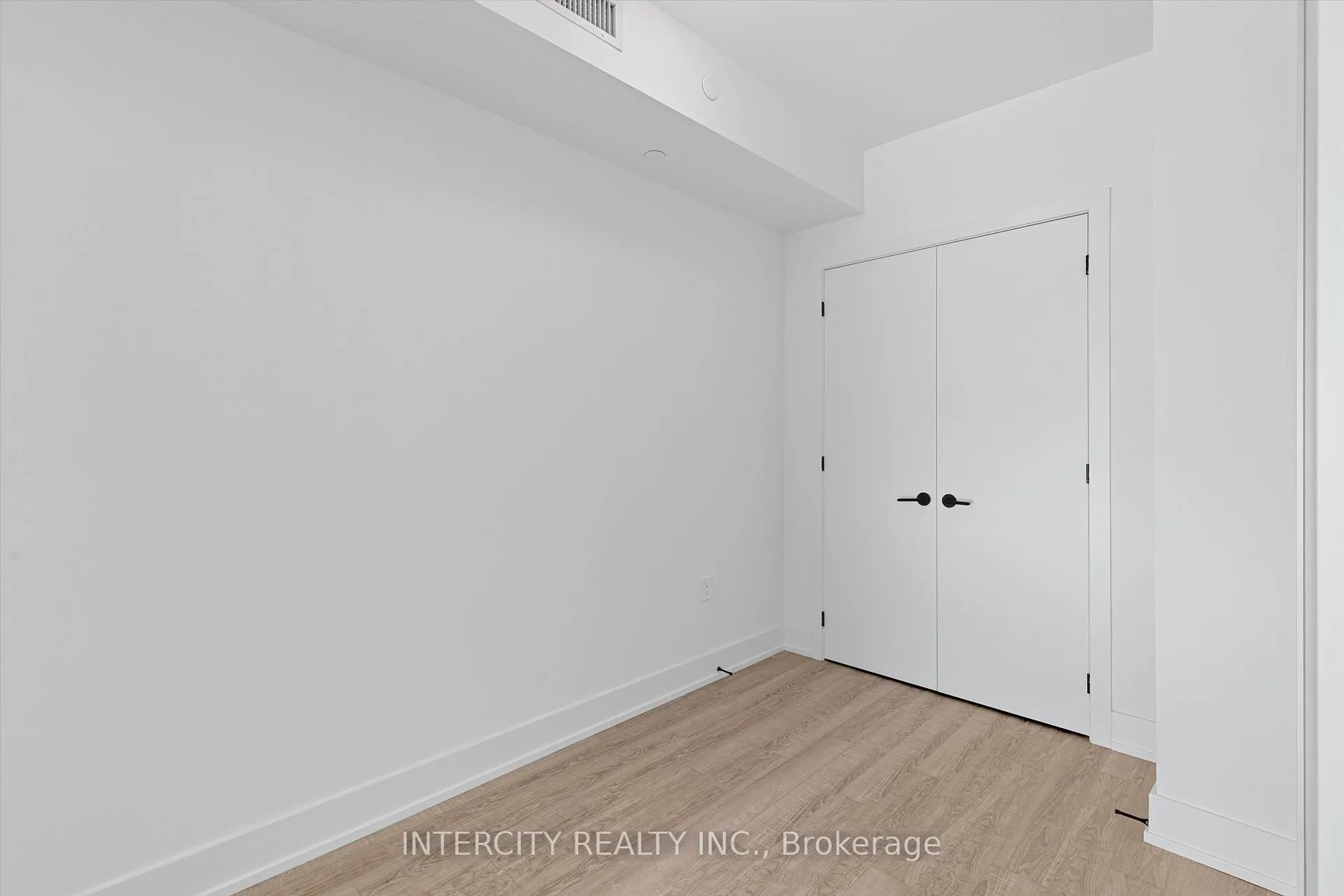 Photo 19 of Unit 323, 2075 King Road, King, King City — HOMEH