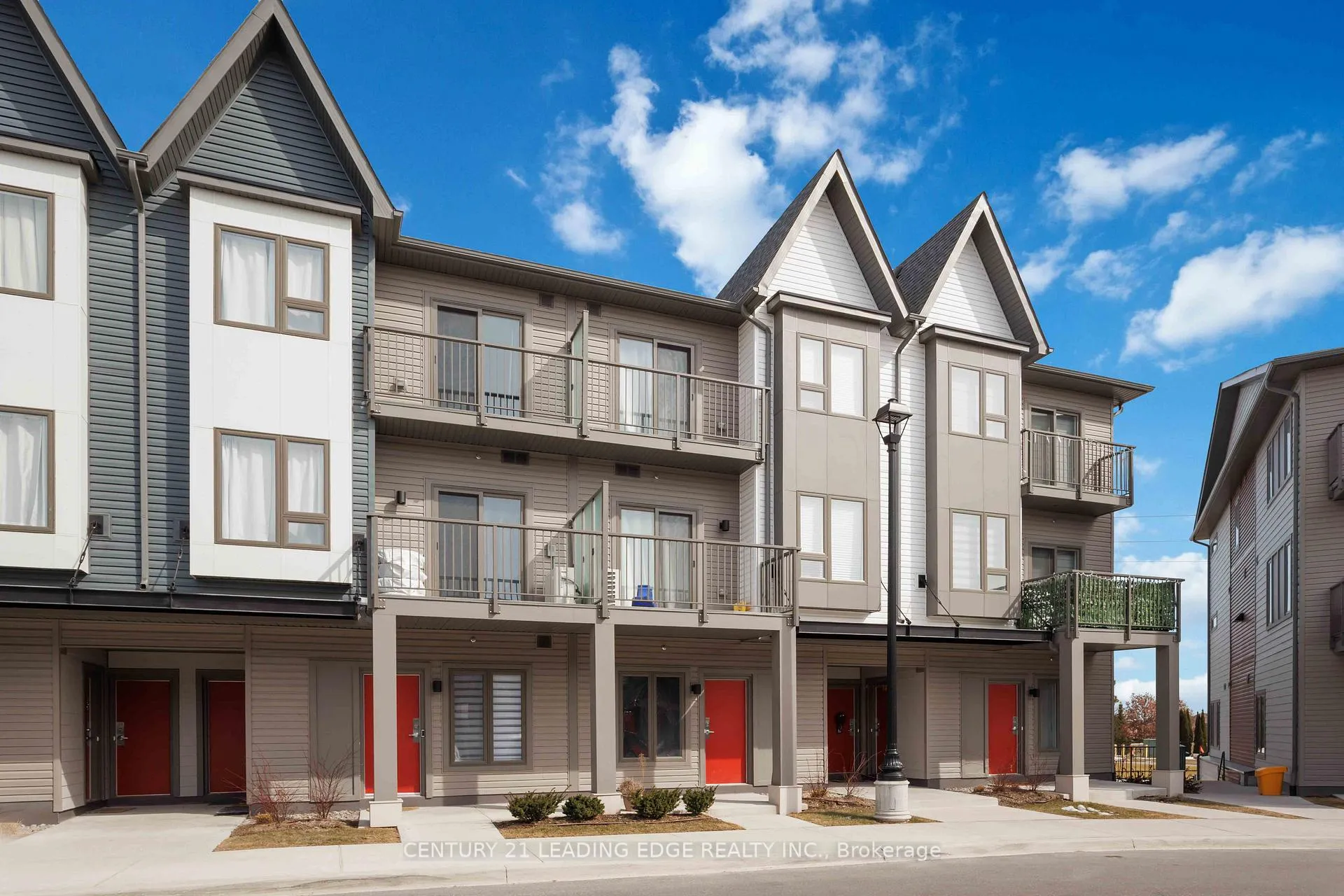 Photo 2 of Unit 817, 2635 William Jackson Drive, Pickering, Duffin Heights — HOMEH