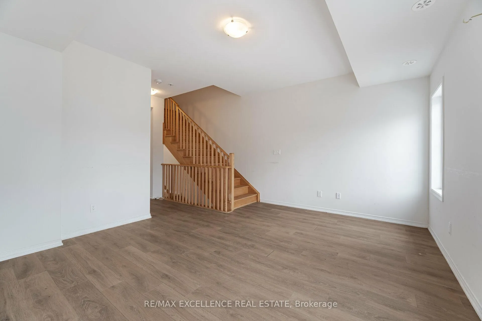 Photo 10 of Unit 98, 85 Danzatore Path, Oshawa, Windfields — HOMEH