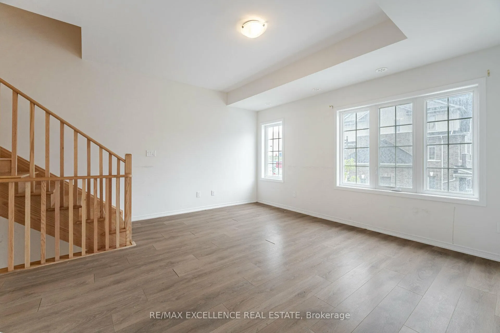 Photo 11 of Unit 98, 85 Danzatore Path, Oshawa, Windfields — HOMEH