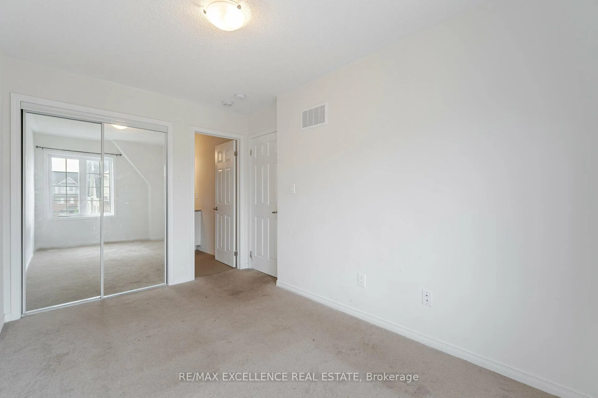 Photo 18 of Unit 98, 85 Danzatore Path, Oshawa, Windfields — HOMEH