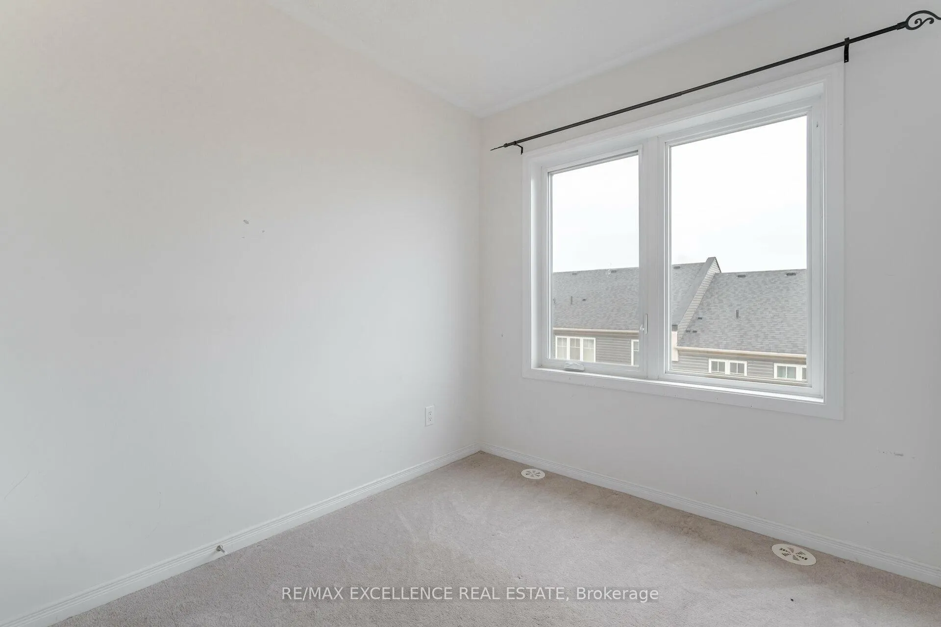 Photo 24 of Unit 98, 85 Danzatore Path, Oshawa, Windfields — HOMEH