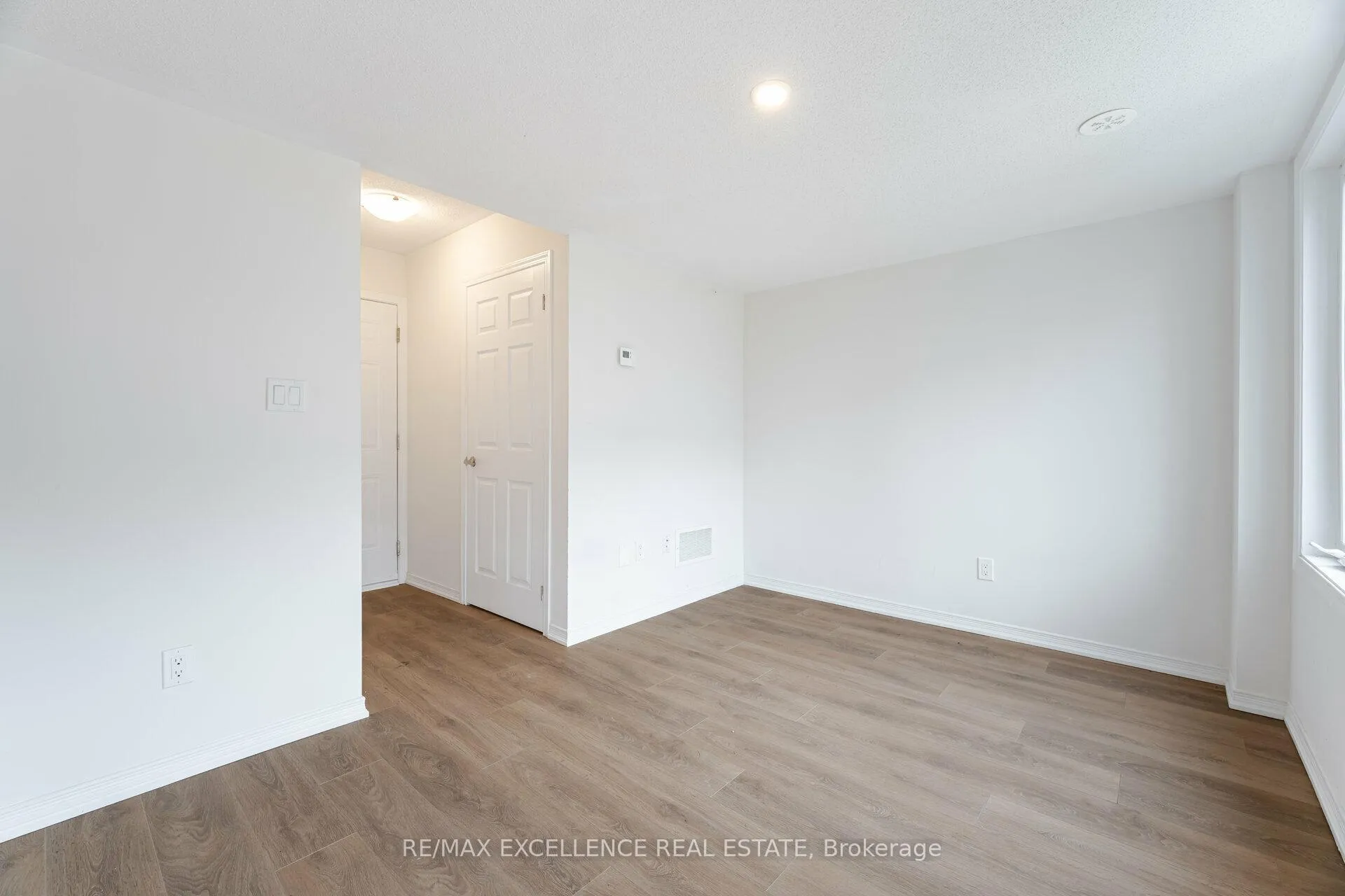 Photo 28 of Unit 98, 85 Danzatore Path, Oshawa, Windfields — HOMEH