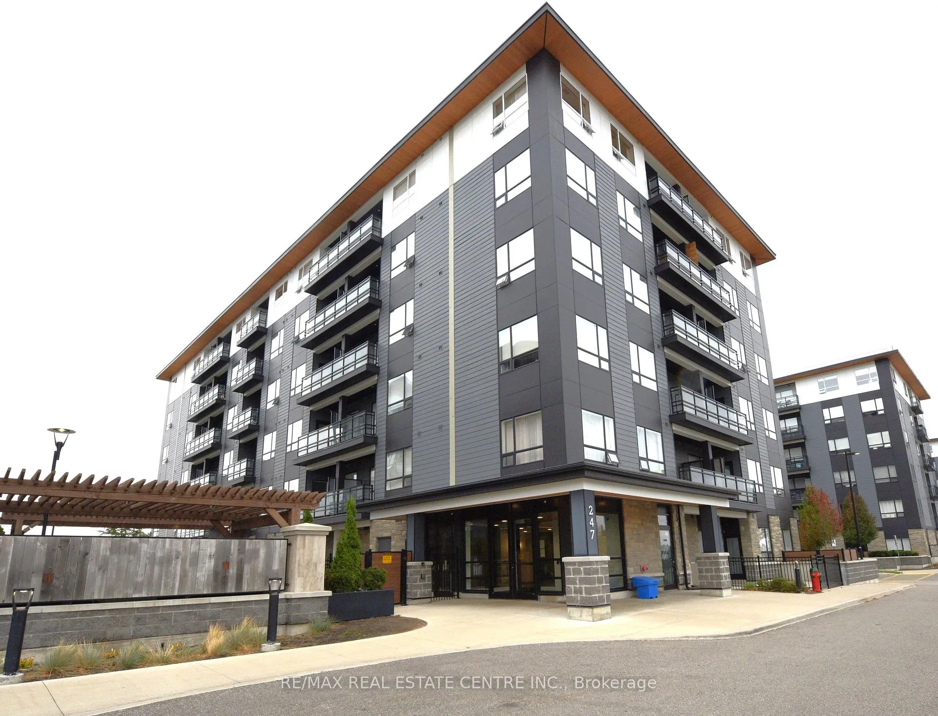 Photo 1 of Unit 102, 247 Northfield Drive E, Waterloo — HOMEH