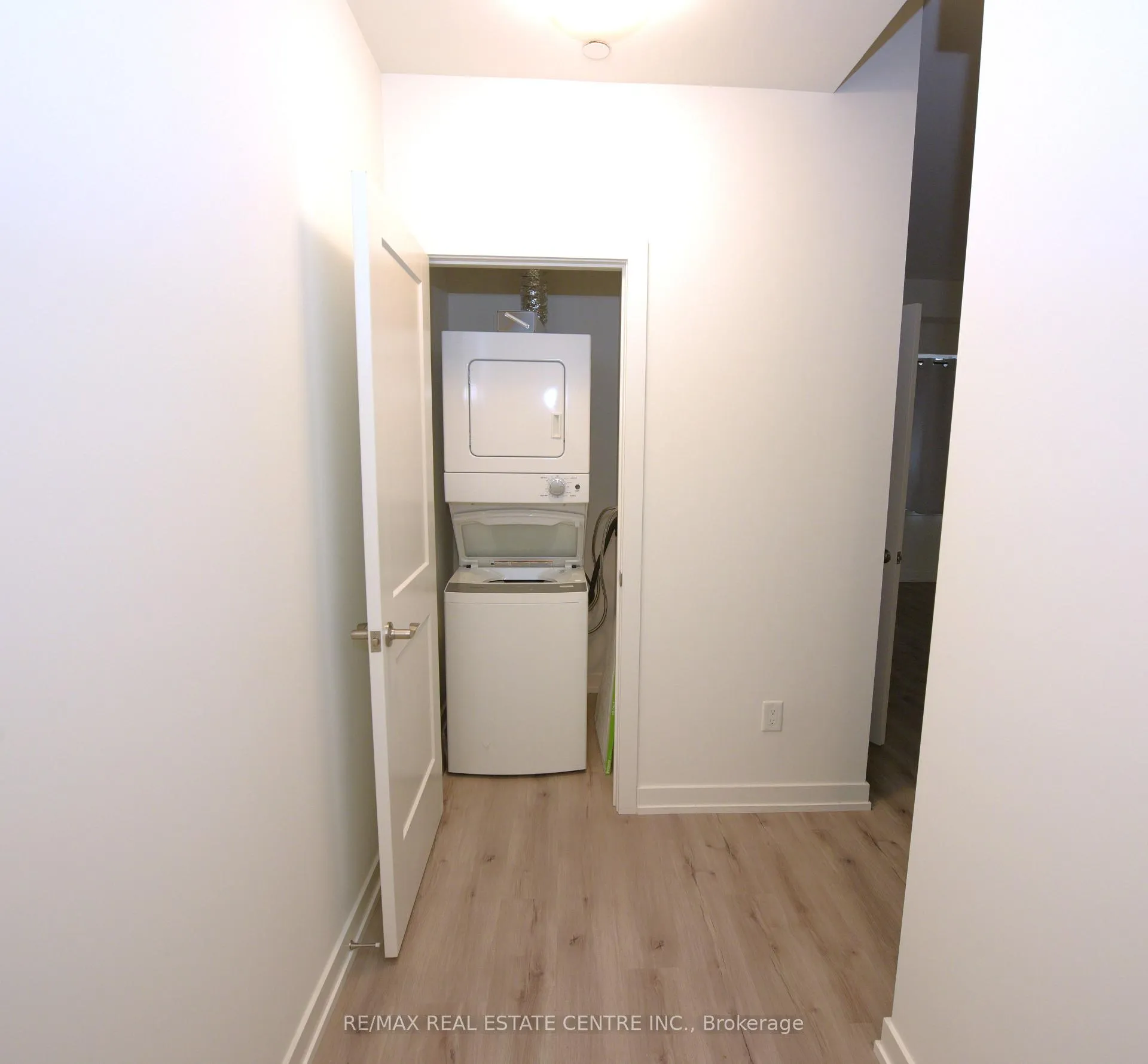 Photo 4 of Unit 102, 247 Northfield Drive E, Waterloo — HOMEH
