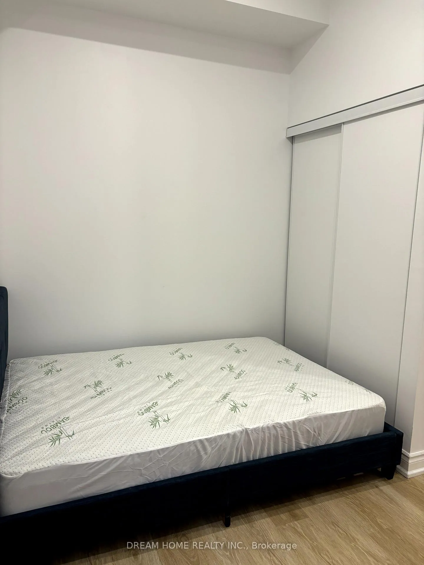 Photo 6 of Unit 101, 337 Mutual Street, Toronto, Church-Yonge Corridor — HOMEH