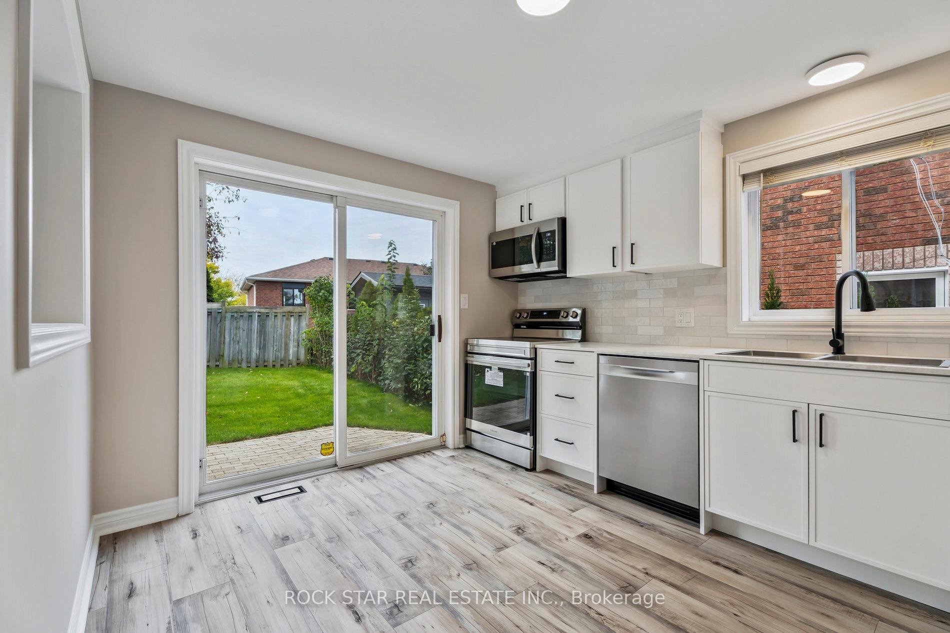 Photo 2 of 8 Ginger Drive, Barrie, Holly — HOMEH