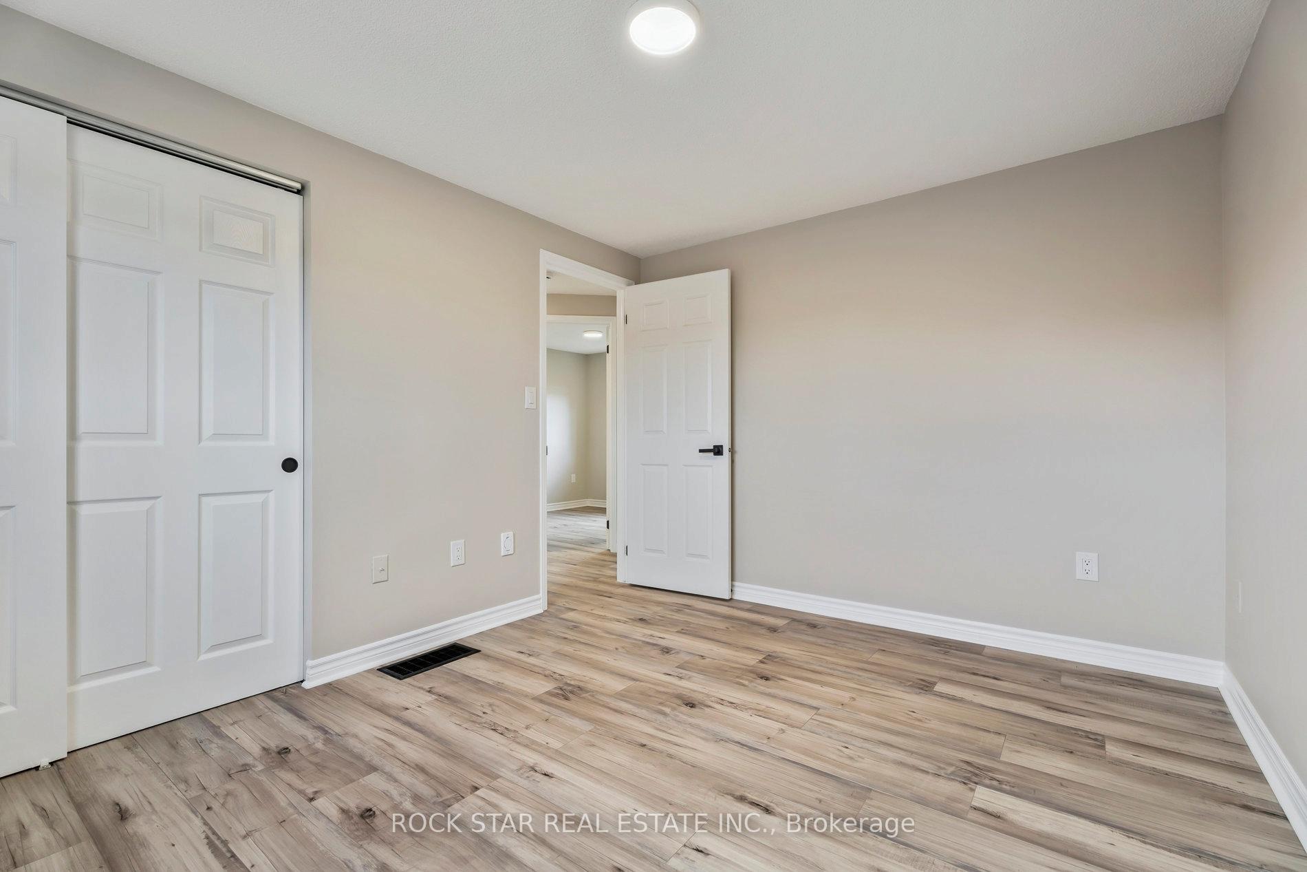 Photo 11 of 8 Ginger Drive, Barrie, Holly — HOMEH