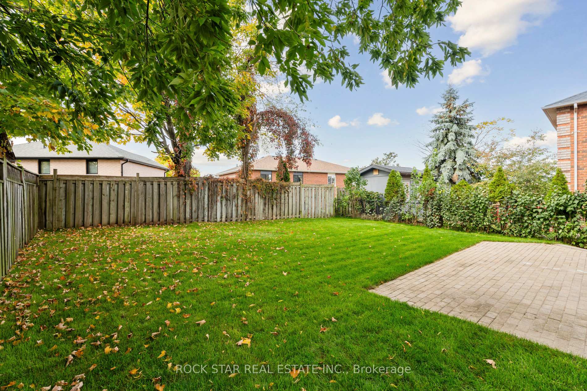 Photo 17 of 8 Ginger Drive, Barrie, Holly — HOMEH