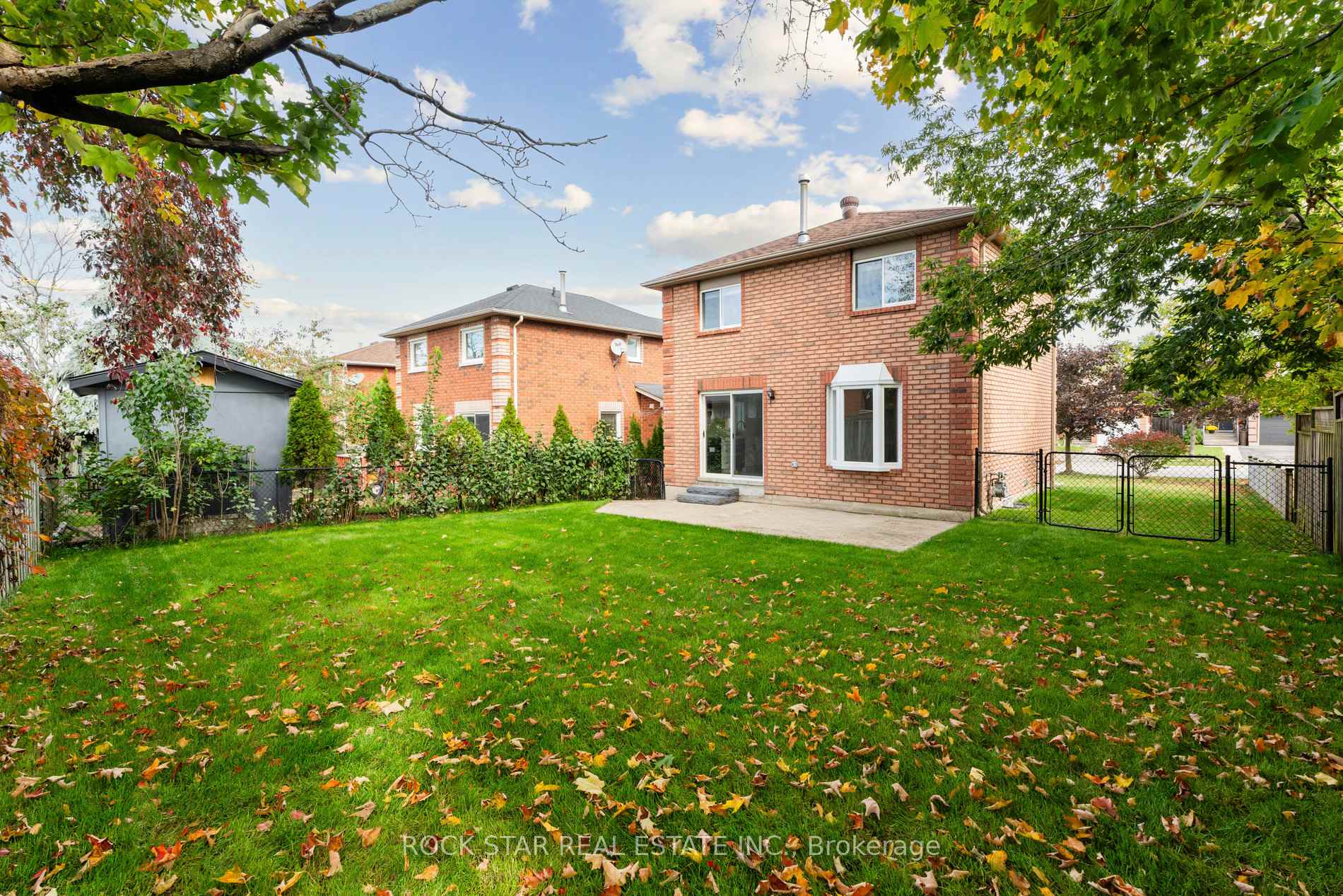 Photo 18 of 8 Ginger Drive, Barrie, Holly — HOMEH