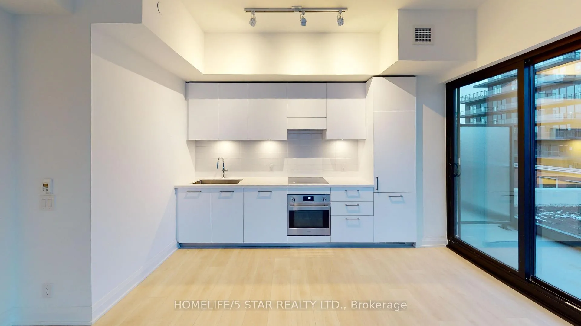 Photo 2 of Unit 818, 33 Frederick Todd Way, Toronto, Thorncliffe Park — HOMEH