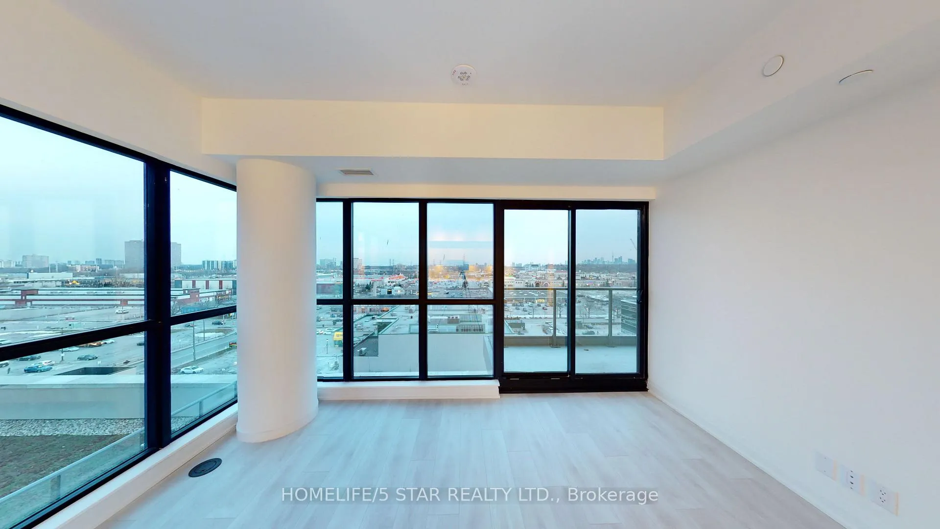 Photo 7 of Unit 818, 33 Frederick Todd Way, Toronto, Thorncliffe Park — HOMEH