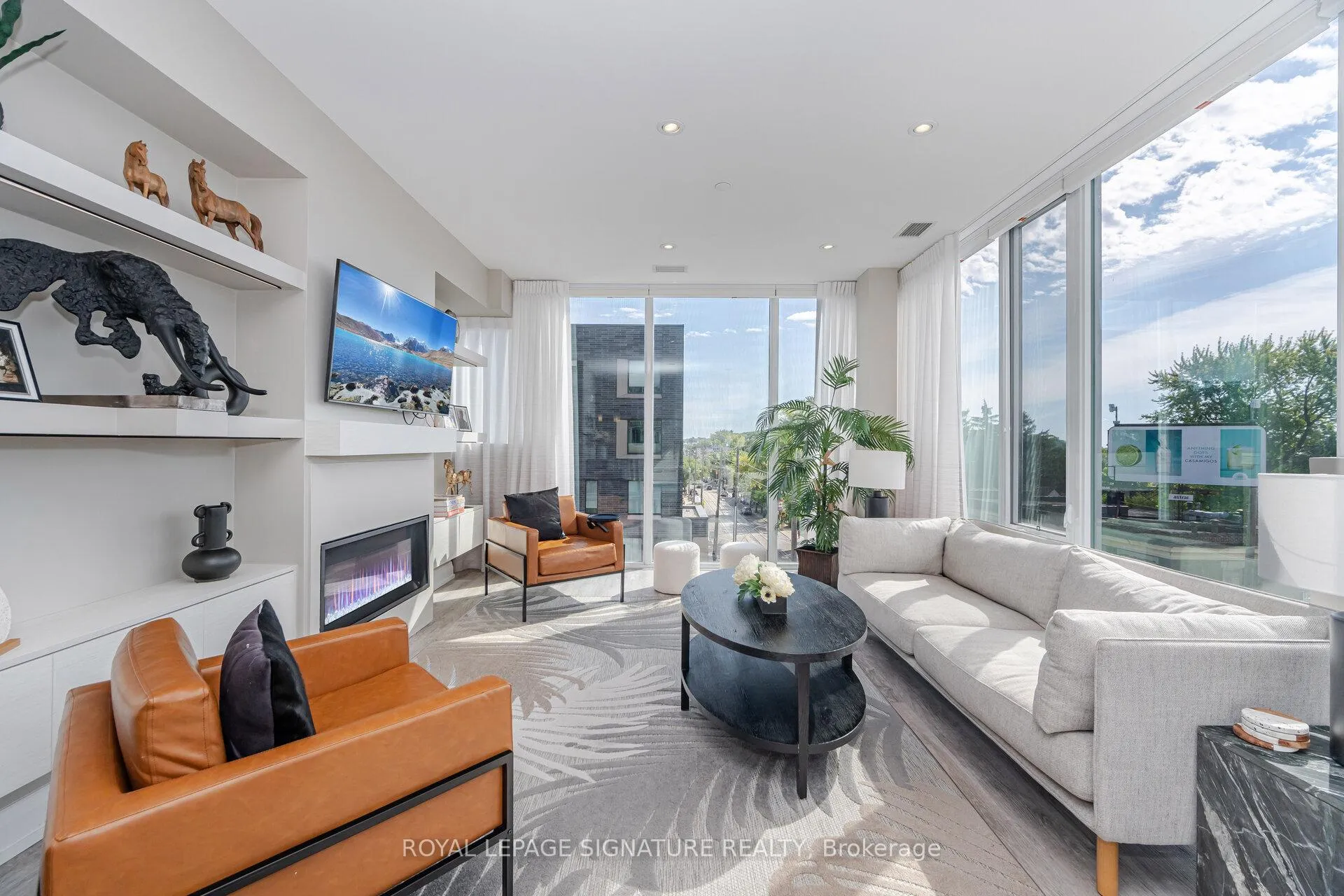 Photo 3 of Unit 502, 200 Woodbine Avenue, Toronto, The Beaches — HOMEH