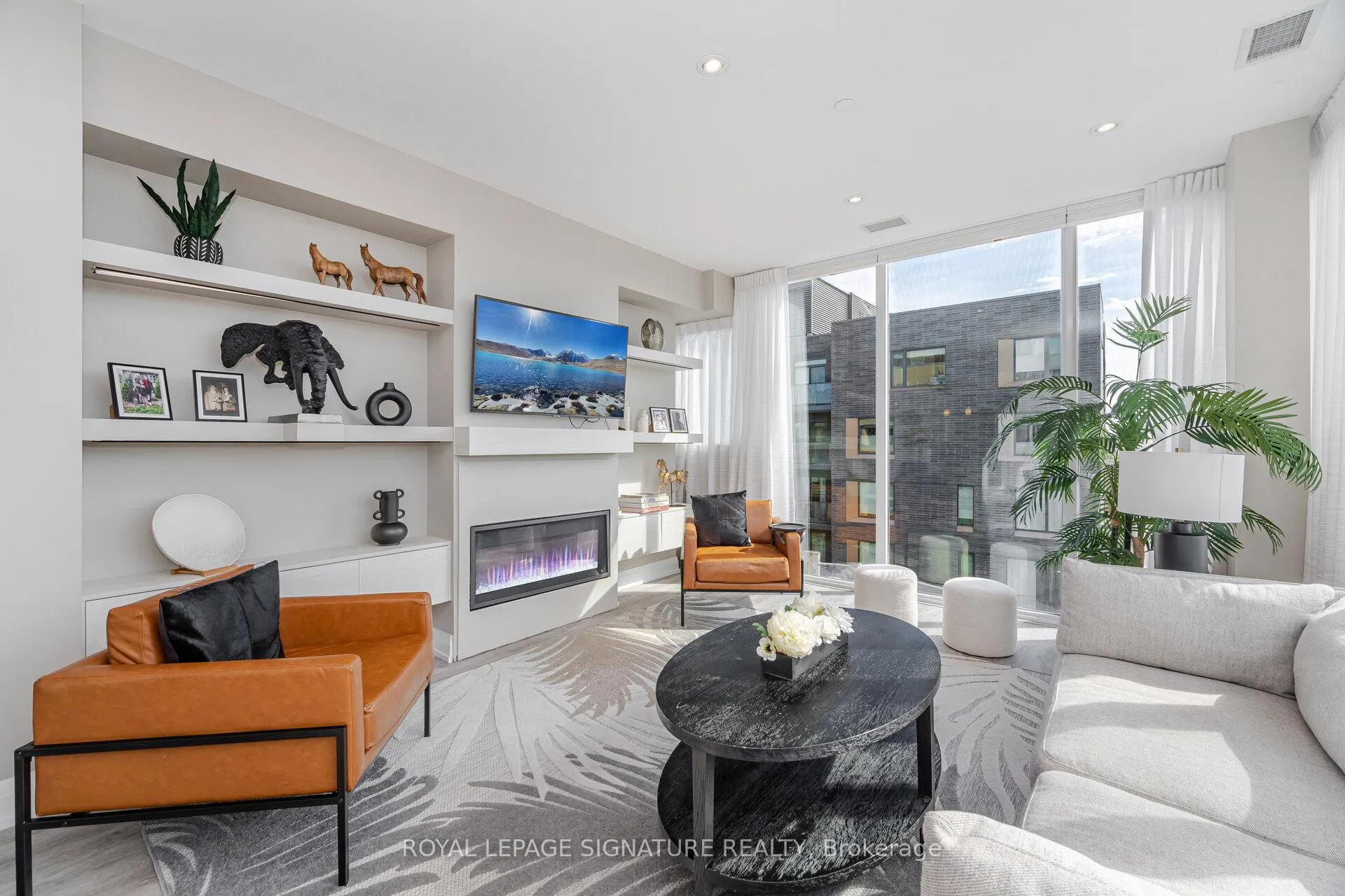 Photo 4 of Unit 502, 200 Woodbine Avenue, Toronto, The Beaches — HOMEH