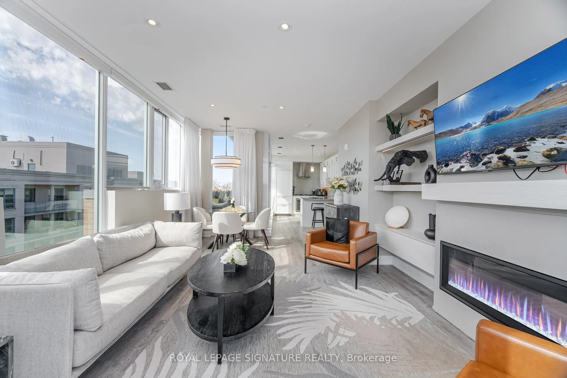 Photo 5 of Unit 502, 200 Woodbine Avenue, Toronto, The Beaches — HOMEH