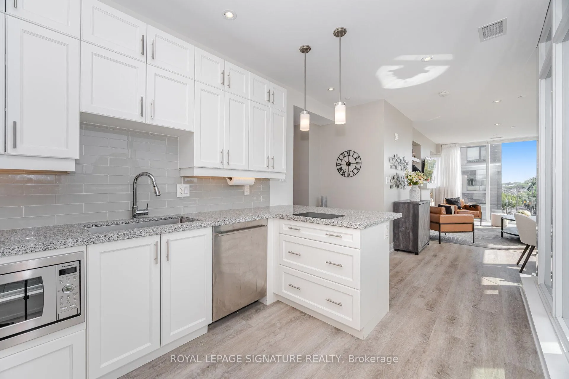 Photo 8 of Unit 502, 200 Woodbine Avenue, Toronto, The Beaches — HOMEH