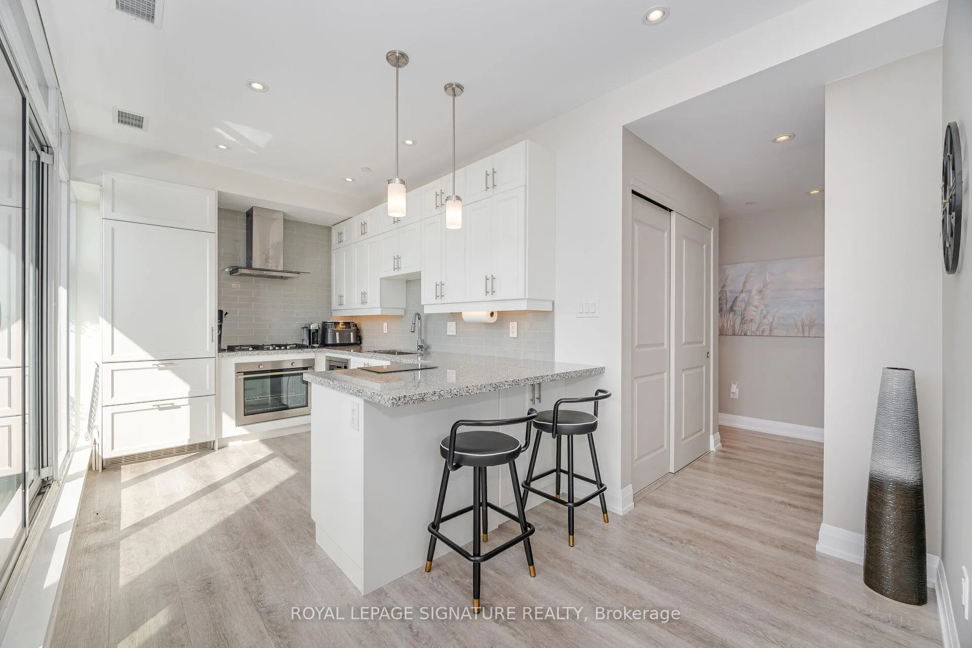 Photo 9 of Unit 502, 200 Woodbine Avenue, Toronto, The Beaches — HOMEH
