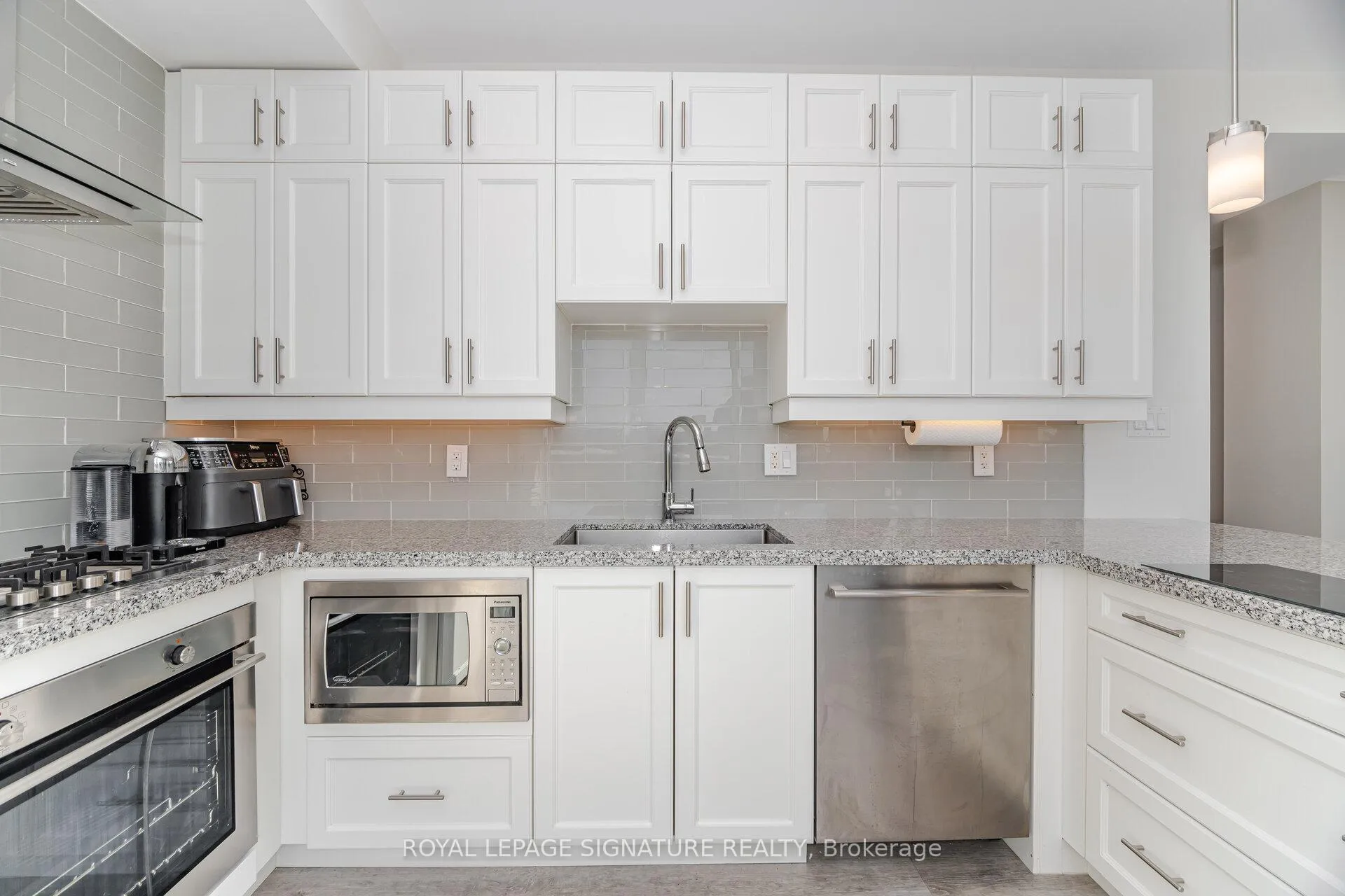 Photo 10 of Unit 502, 200 Woodbine Avenue, Toronto, The Beaches — HOMEH