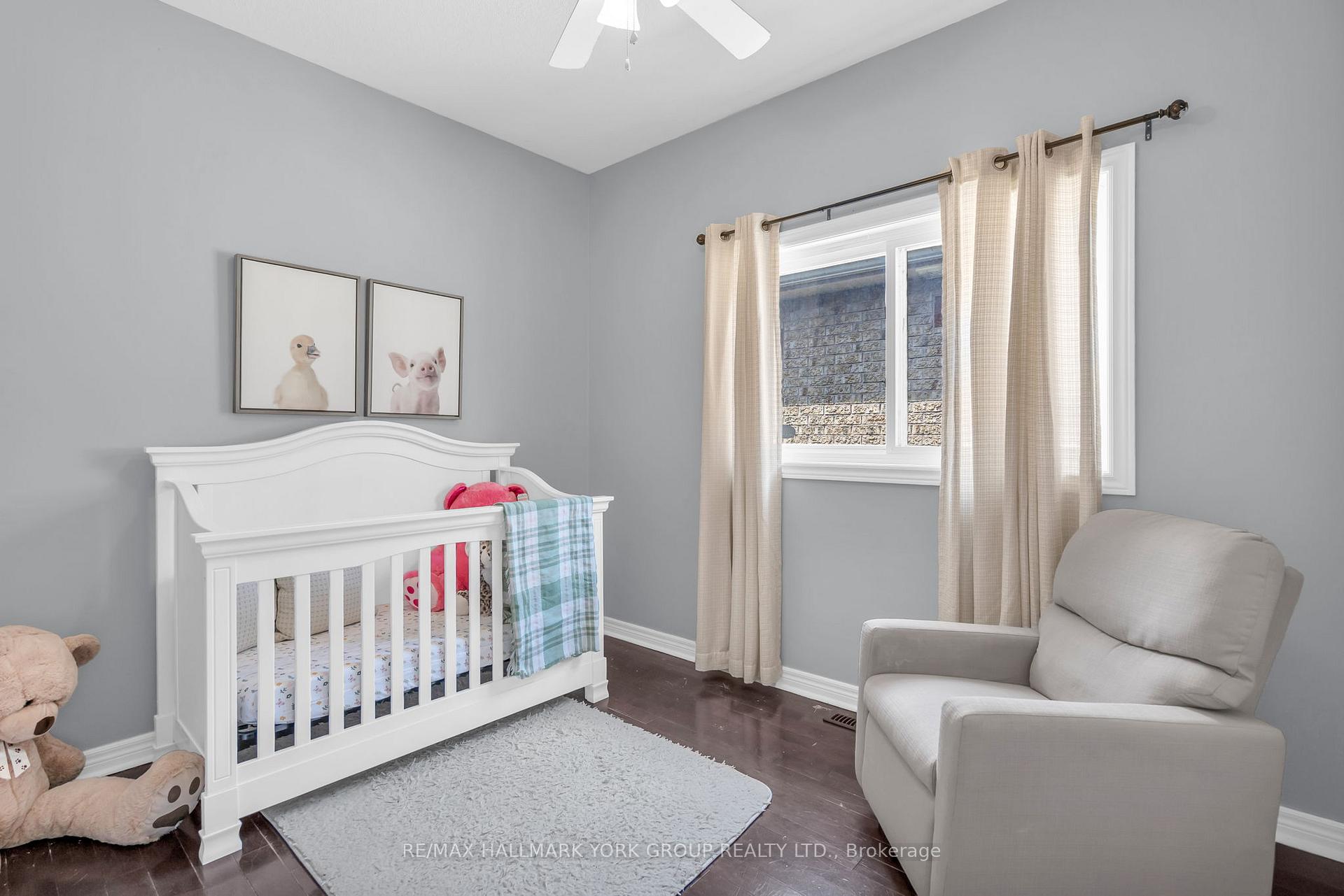 Photo 22 of 39 Farley Circle, Georgina, Historic Lakeshore Communities — HOMEH