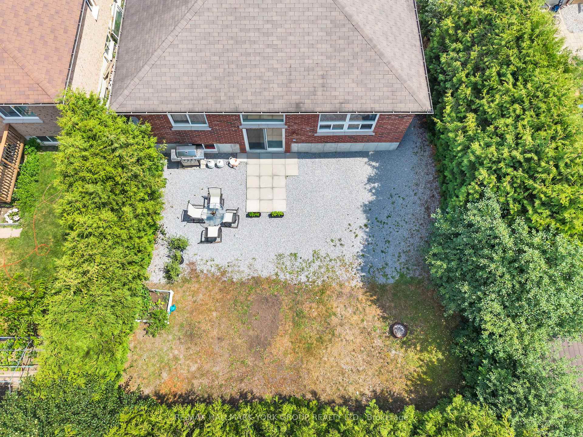 Photo 35 of 39 Farley Circle, Georgina, Historic Lakeshore Communities — HOMEH