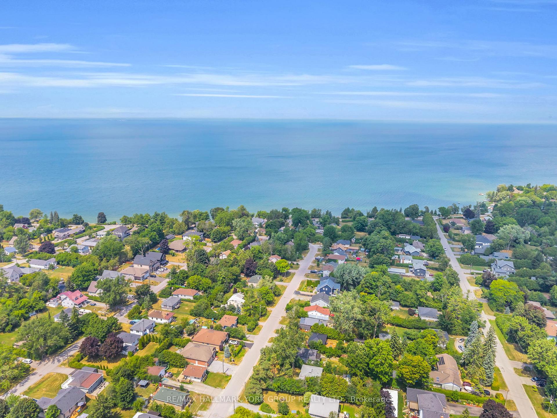 Photo 38 of 39 Farley Circle, Georgina, Historic Lakeshore Communities — HOMEH