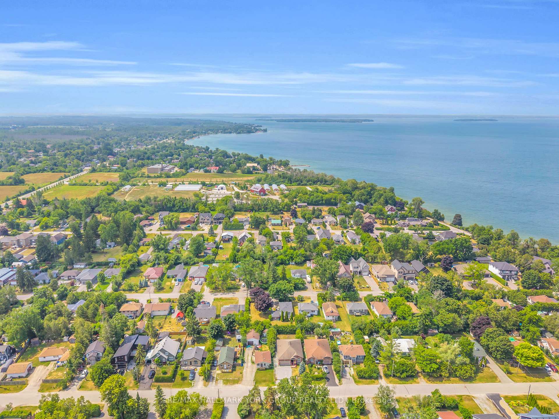 Photo 40 of 39 Farley Circle, Georgina, Historic Lakeshore Communities — HOMEH