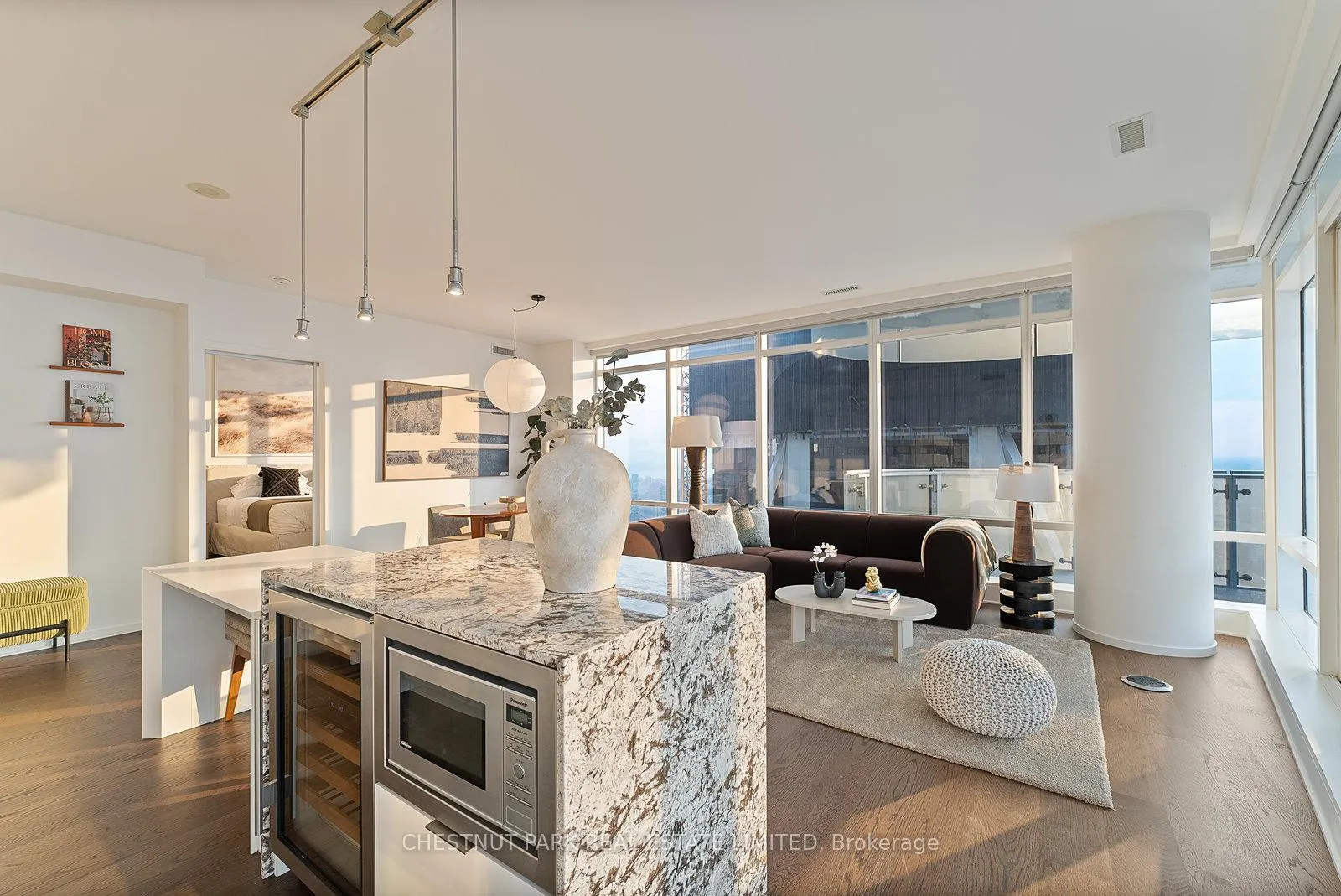 Photo 12 of Unit 7006, 1 Bloor Street E, Toronto, Church-Yonge Corridor — HOMEH