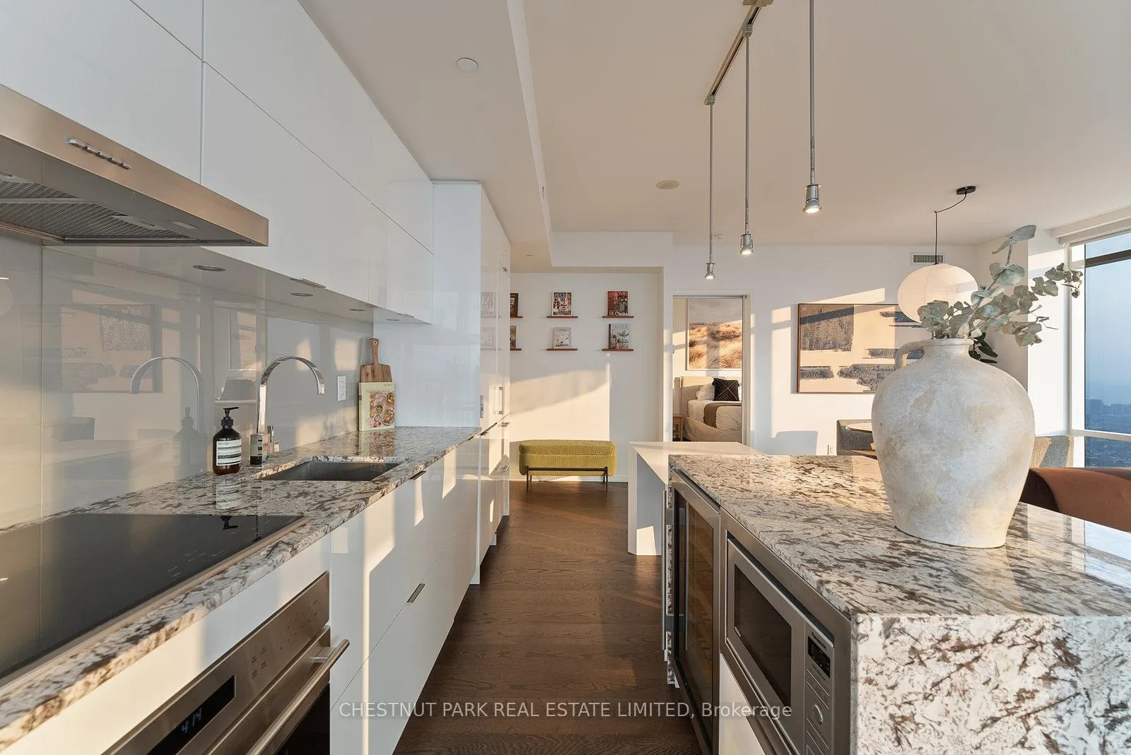 Photo 13 of Unit 7006, 1 Bloor Street E, Toronto, Church-Yonge Corridor — HOMEH