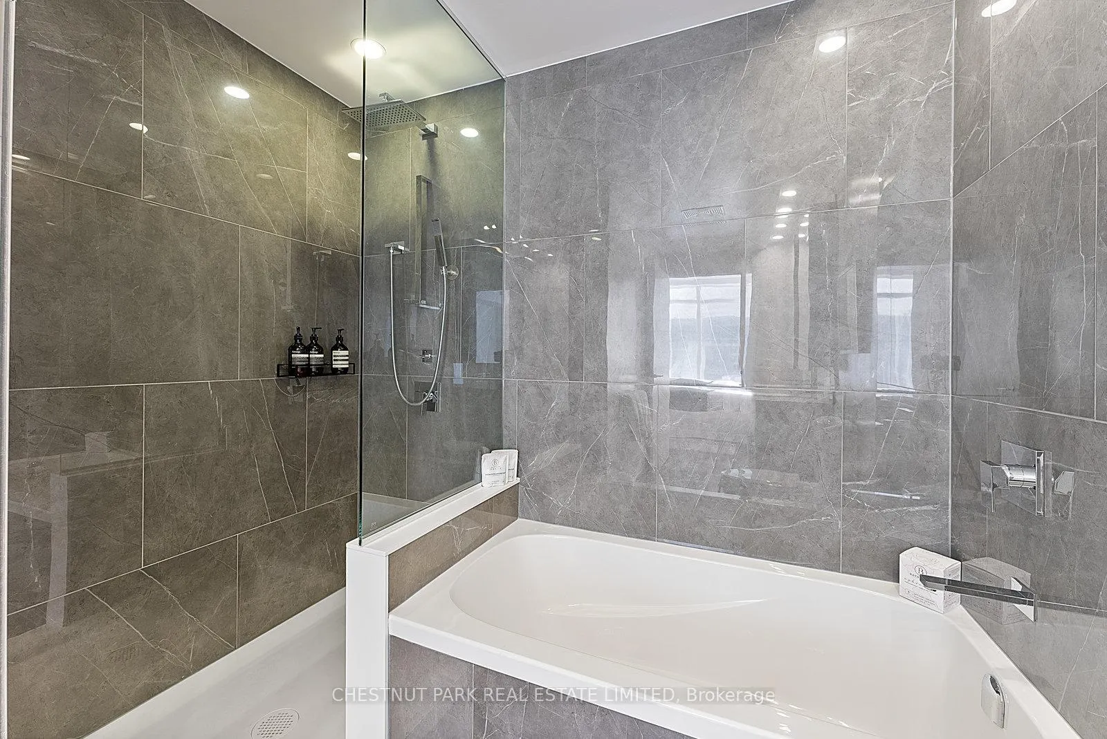 Photo 23 of Unit 7006, 1 Bloor Street E, Toronto, Church-Yonge Corridor — HOMEH