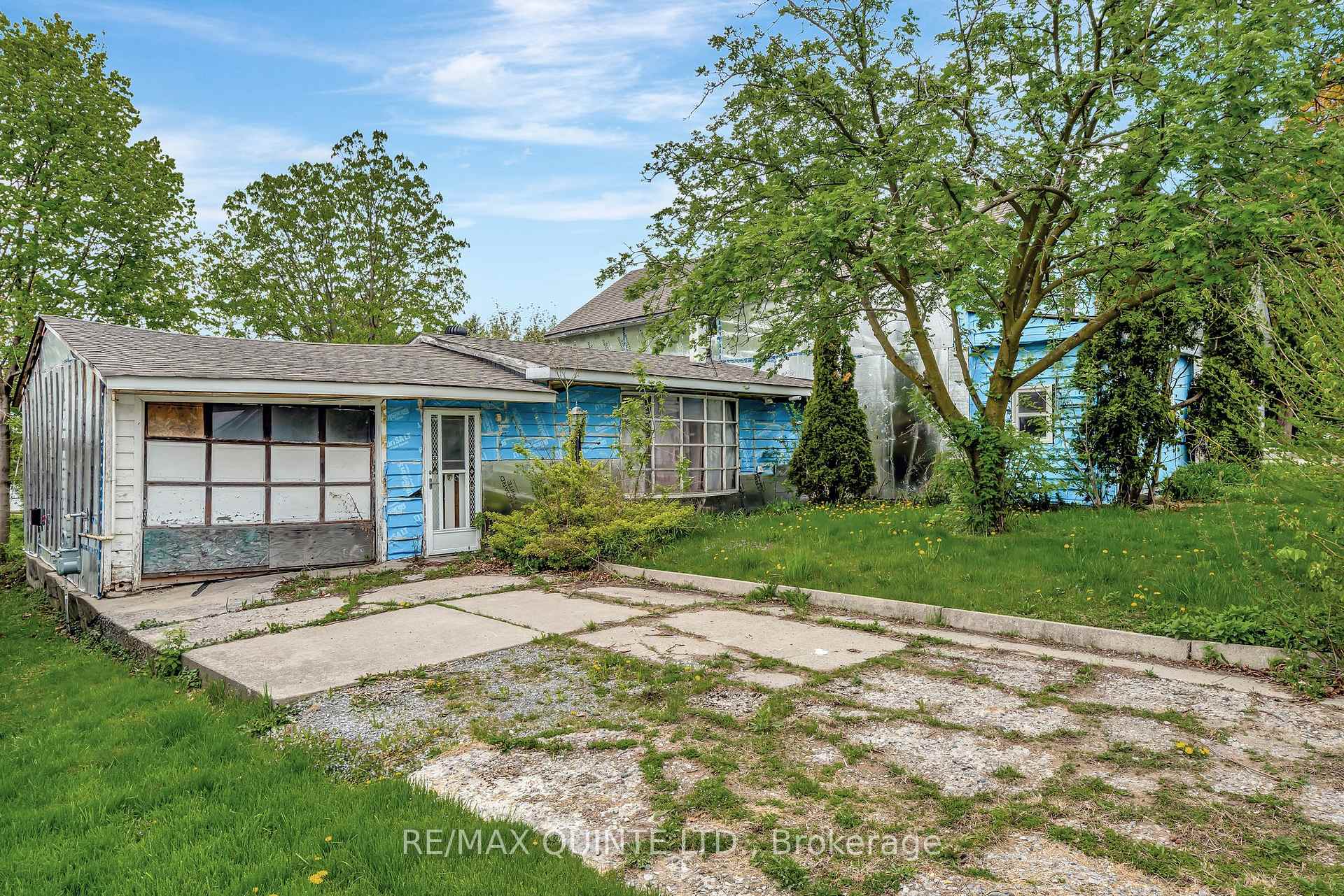 Photo 1 of 90 Gordon Street, Belleville, Belleville Ward — HOMEH