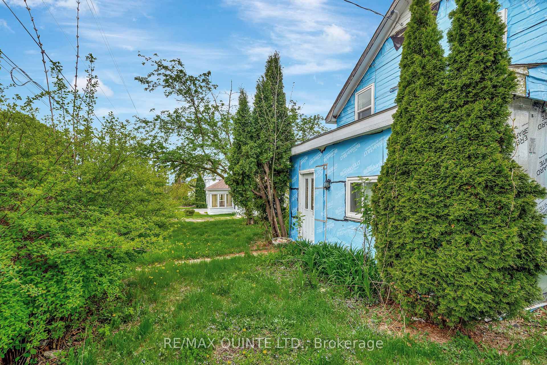 Photo 4 of 90 Gordon Street, Belleville, Belleville Ward — HOMEH