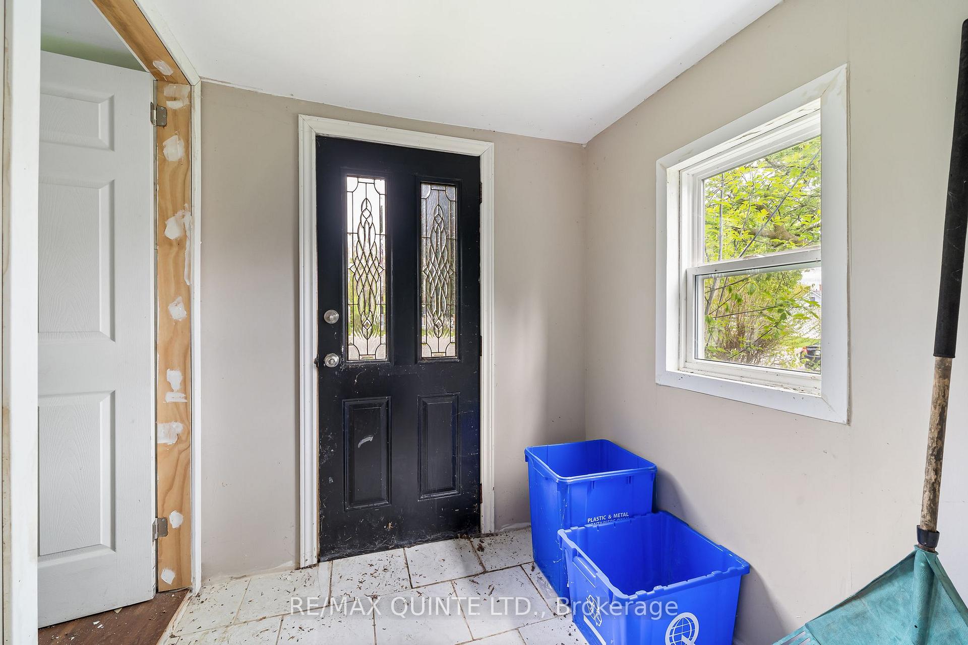 Photo 6 of 90 Gordon Street, Belleville, Belleville Ward — HOMEH