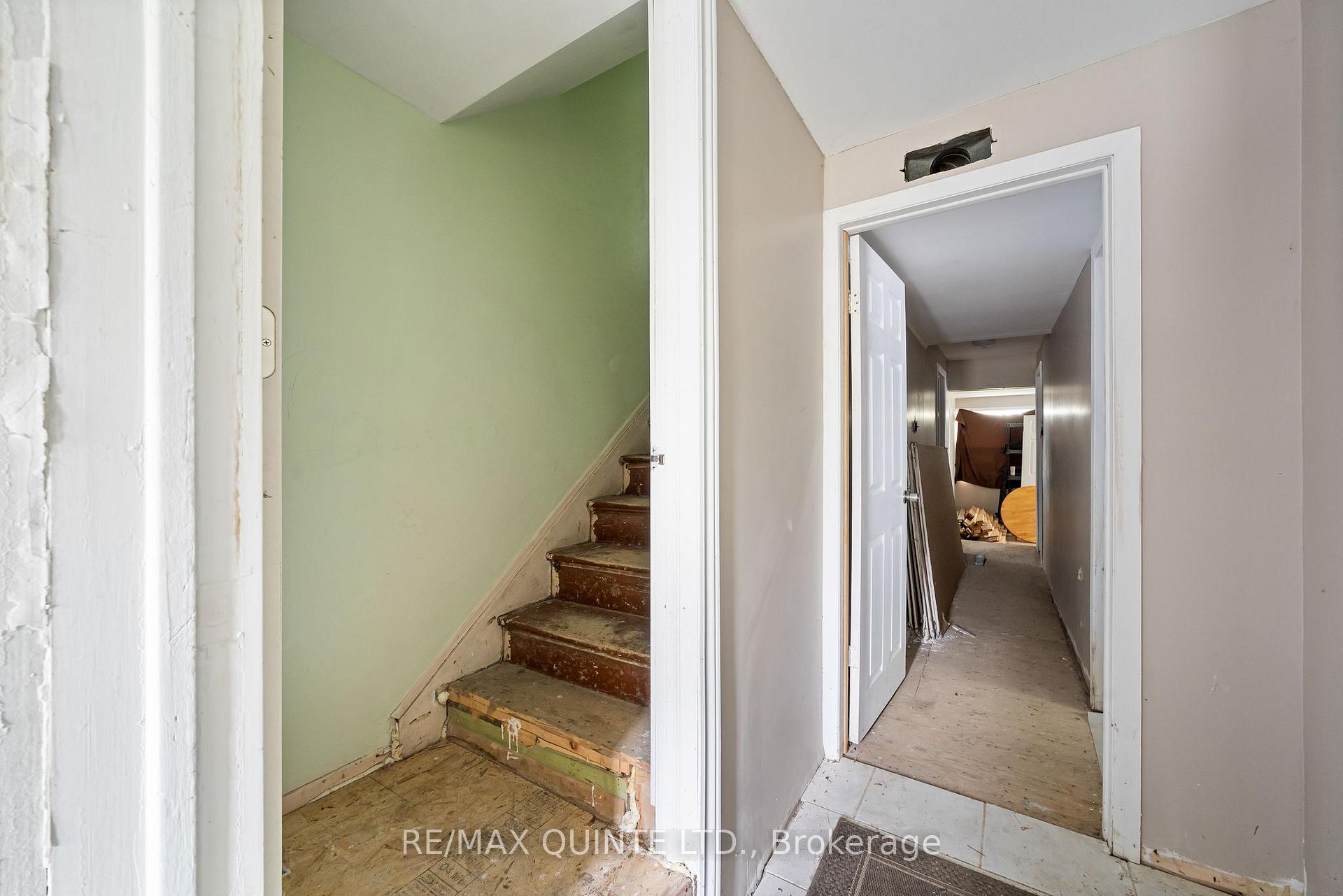 Photo 8 of 90 Gordon Street, Belleville, Belleville Ward — HOMEH