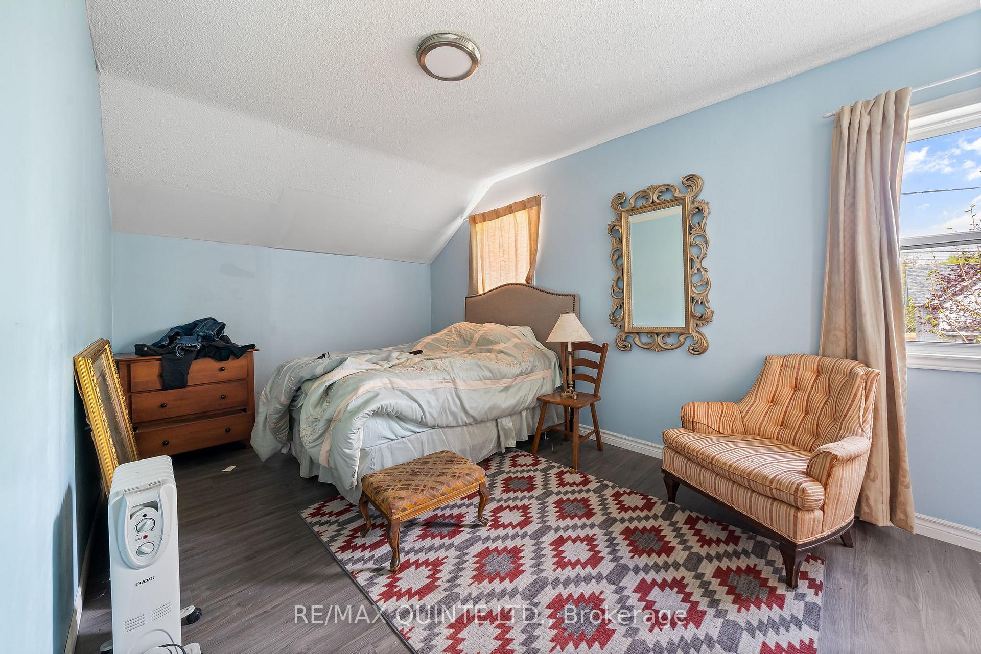 Photo 13 of 90 Gordon Street, Belleville, Belleville Ward — HOMEH