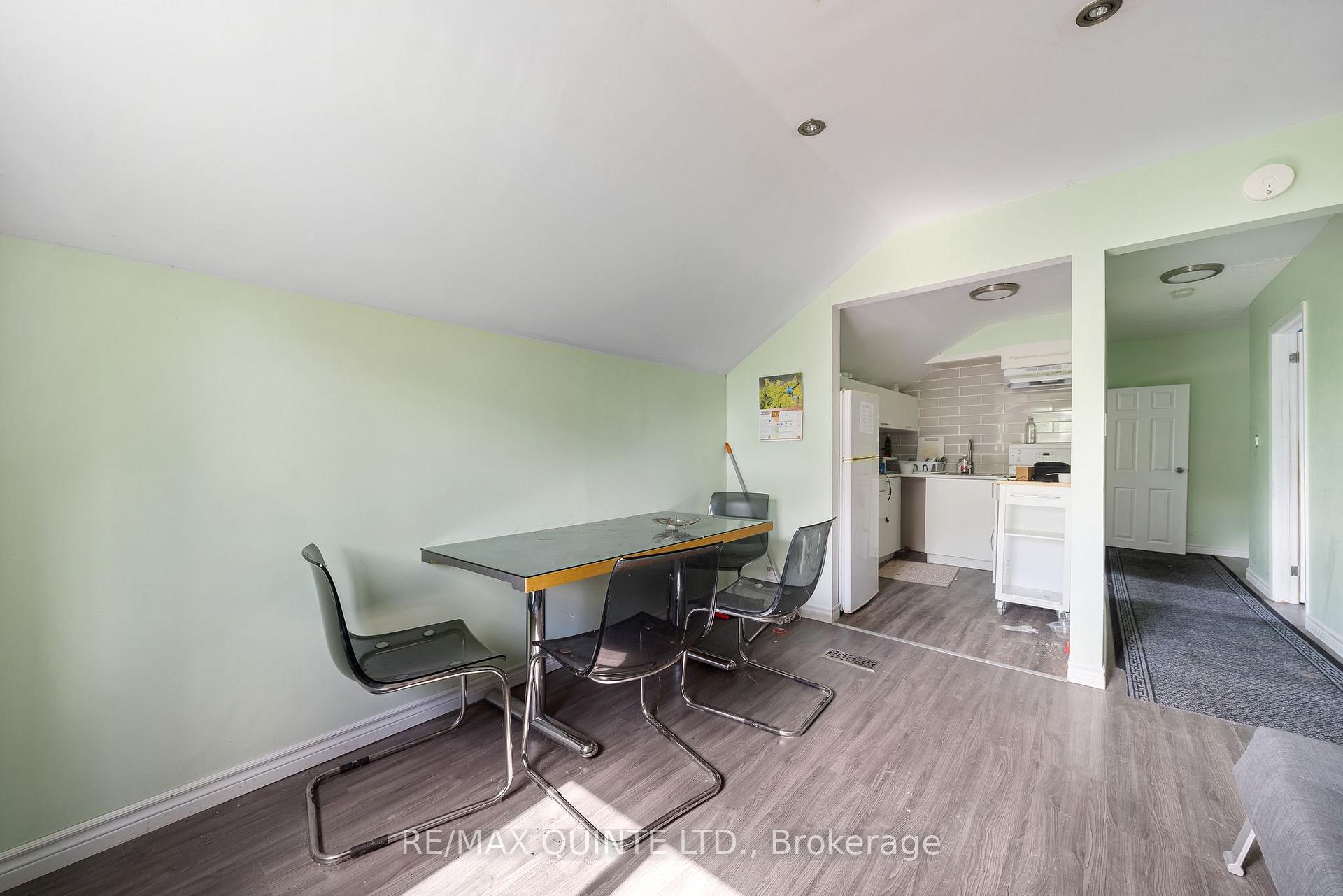 Photo 19 of 90 Gordon Street, Belleville, Belleville Ward — HOMEH
