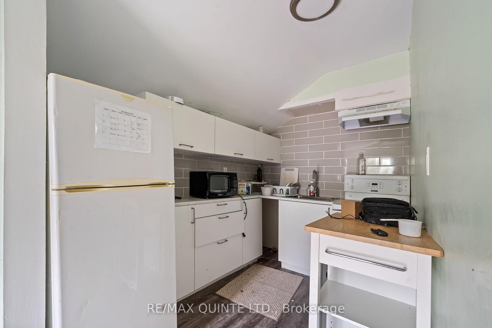 Photo 20 of 90 Gordon Street, Belleville, Belleville Ward — HOMEH