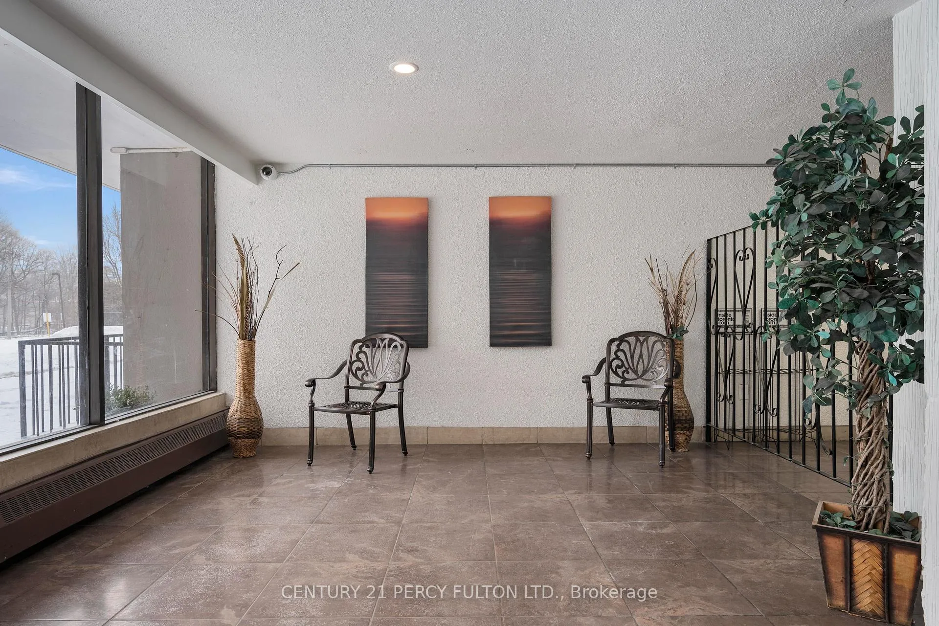 Photo 5 of Unit 915, 180 Markham Road, Scarborough, Scarborough Village — HOMEH