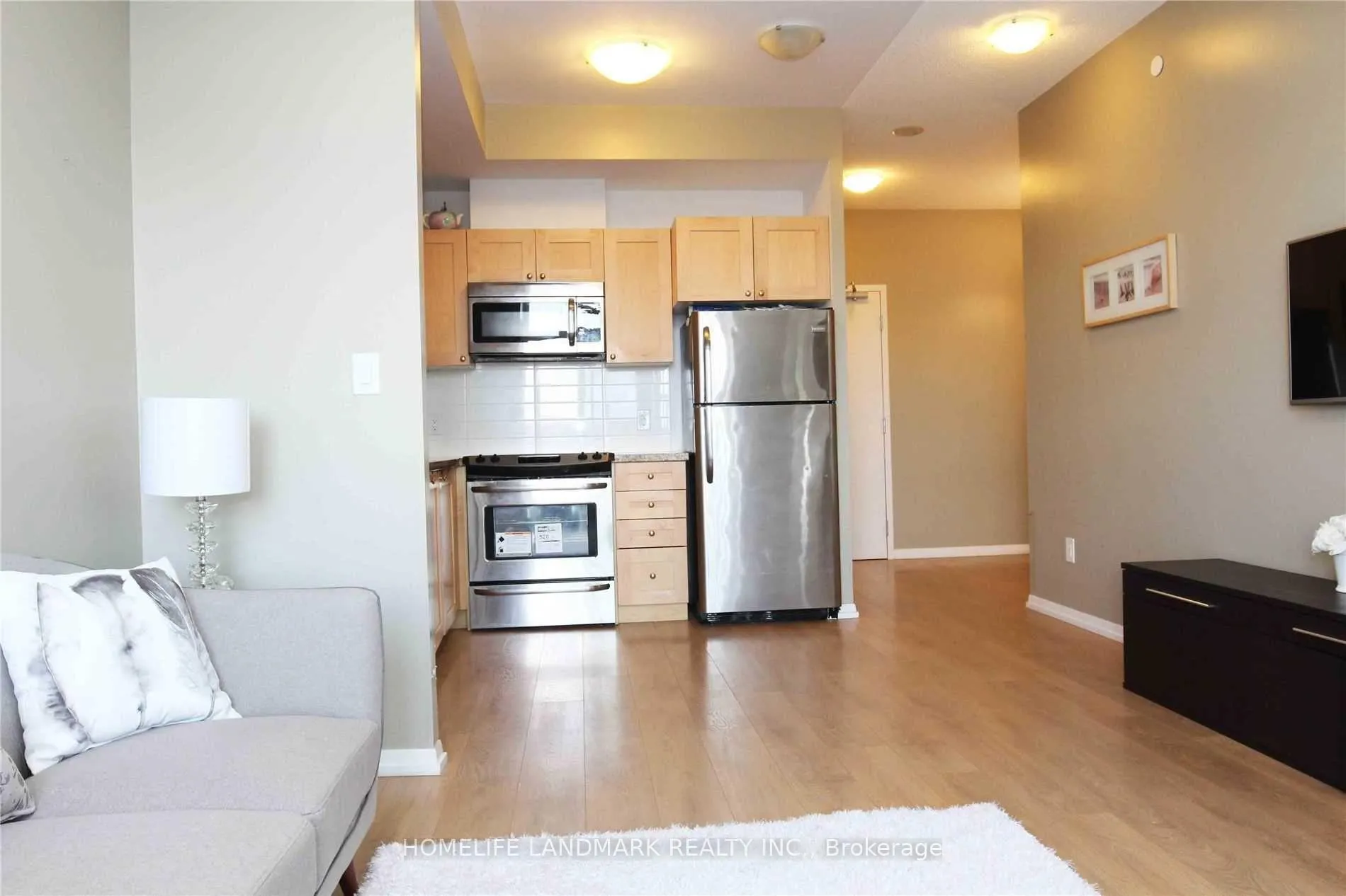 Photo 6 of Unit 333, 540 Bur Oak Avenue, Markham, Berczy — HOMEH