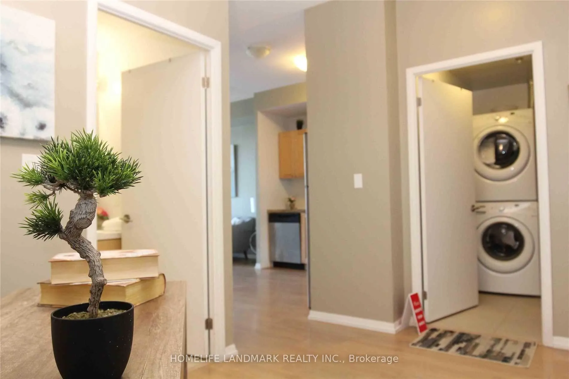 Photo 7 of Unit 333, 540 Bur Oak Avenue, Markham, Berczy — HOMEH