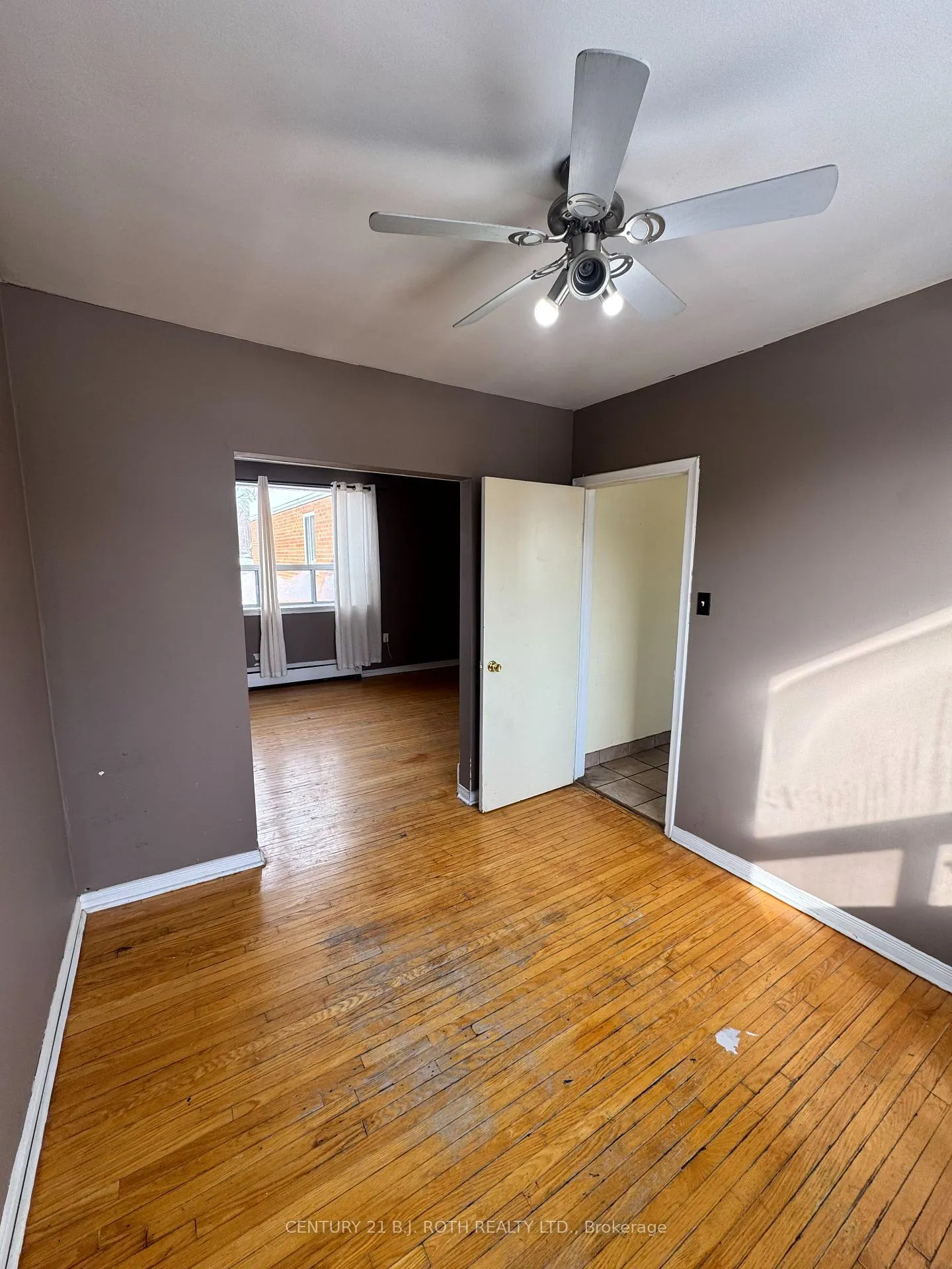 Photo 6 of Unit 6, 13 Queen Street, Barrie, City Centre — HOMEH