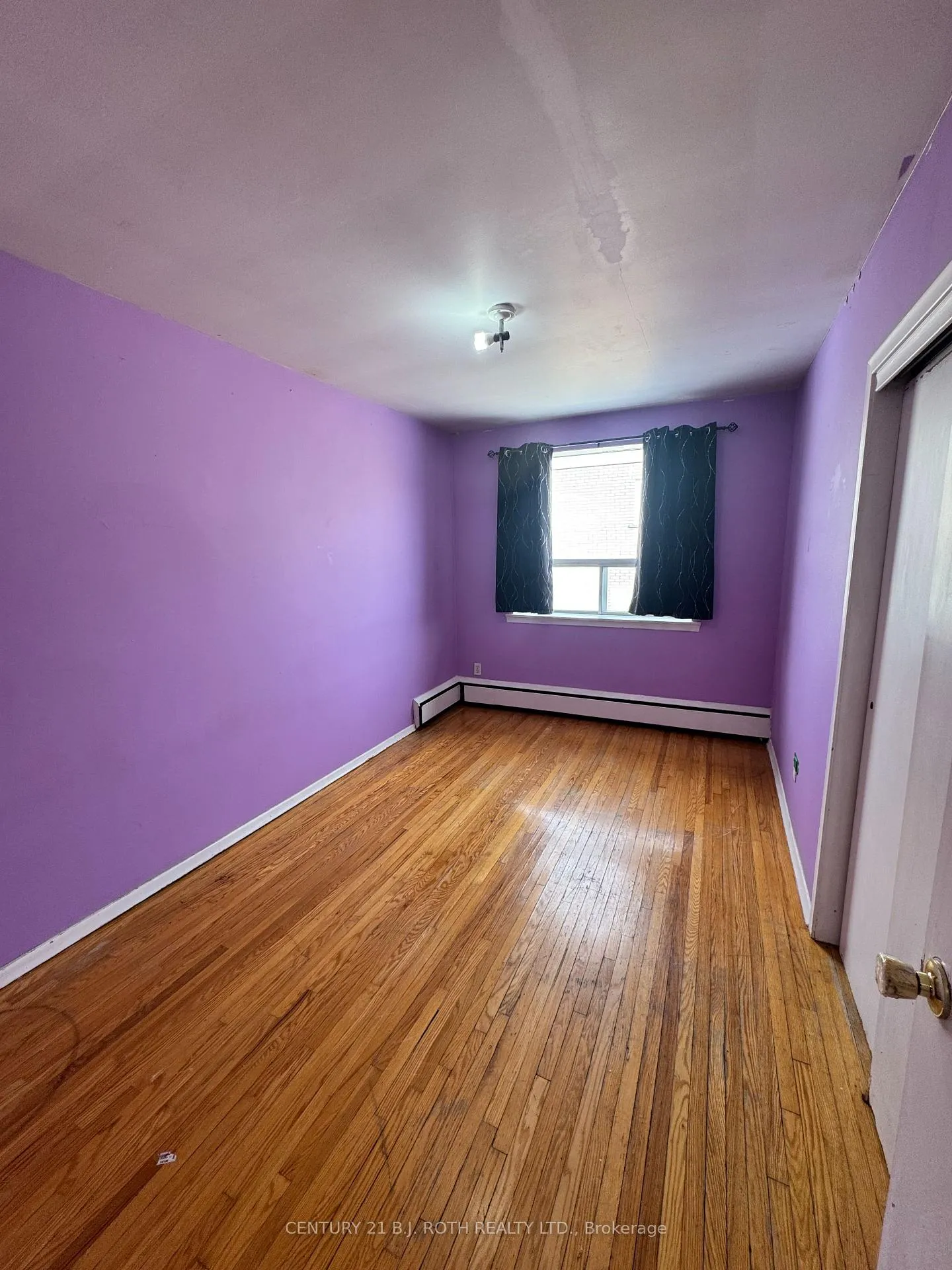 Photo 9 of Unit 6, 13 Queen Street, Barrie, City Centre — HOMEH